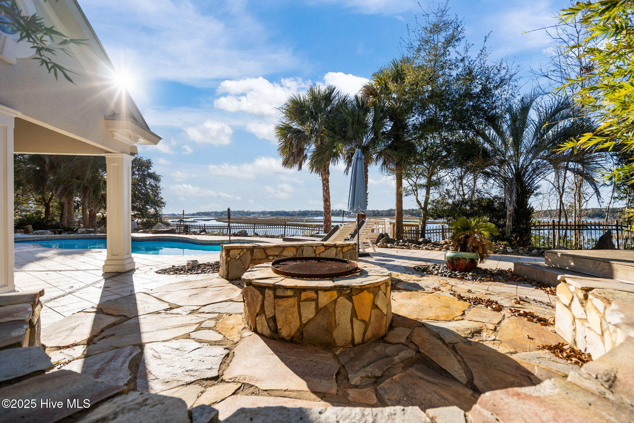 100547936 | Photo 82