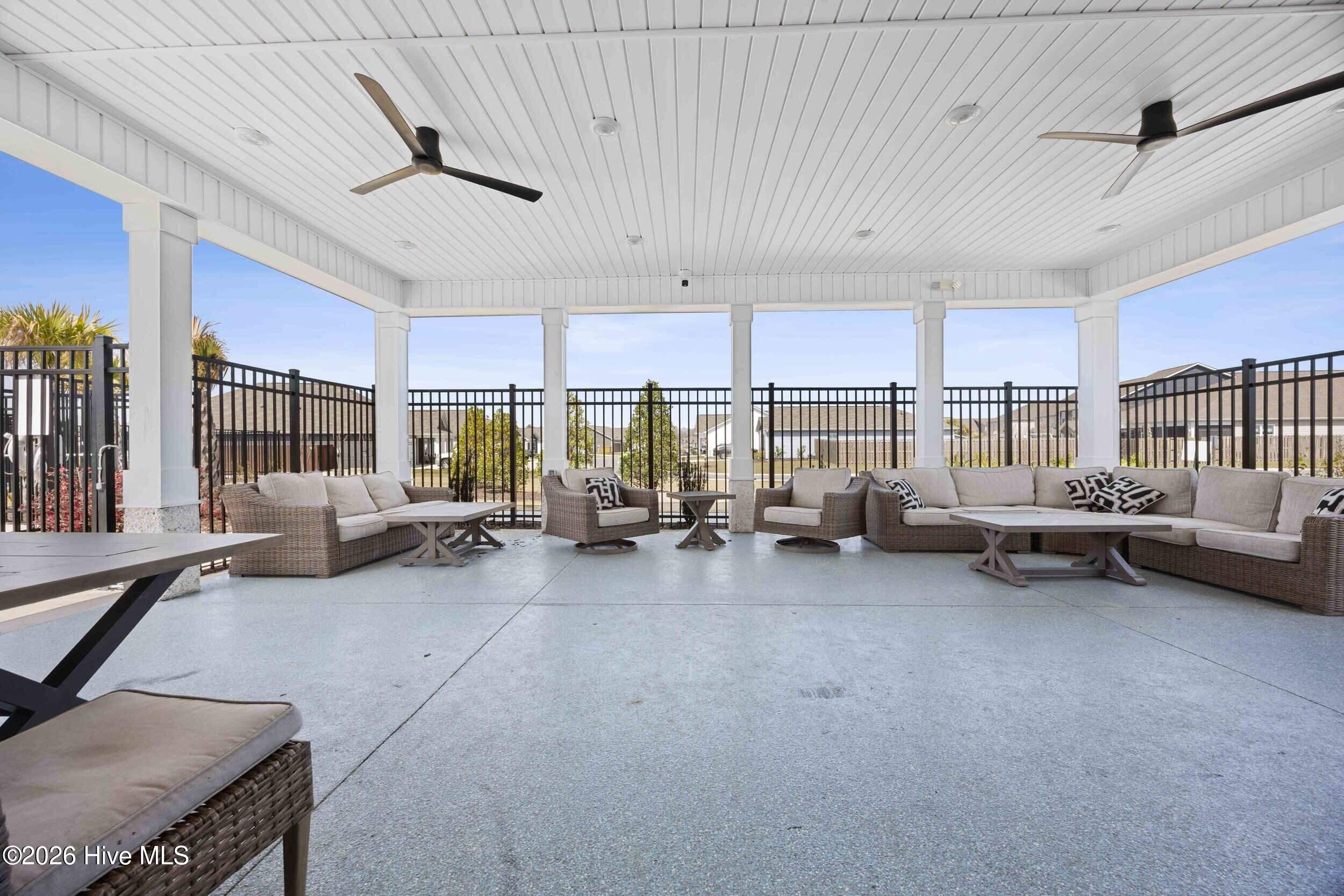 100561686 | Photo 53