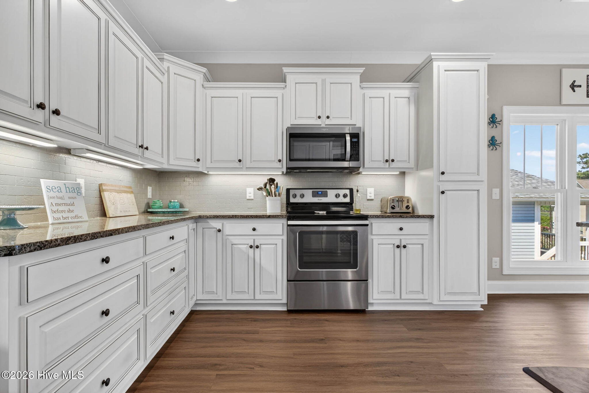 100568136 | Photo 12