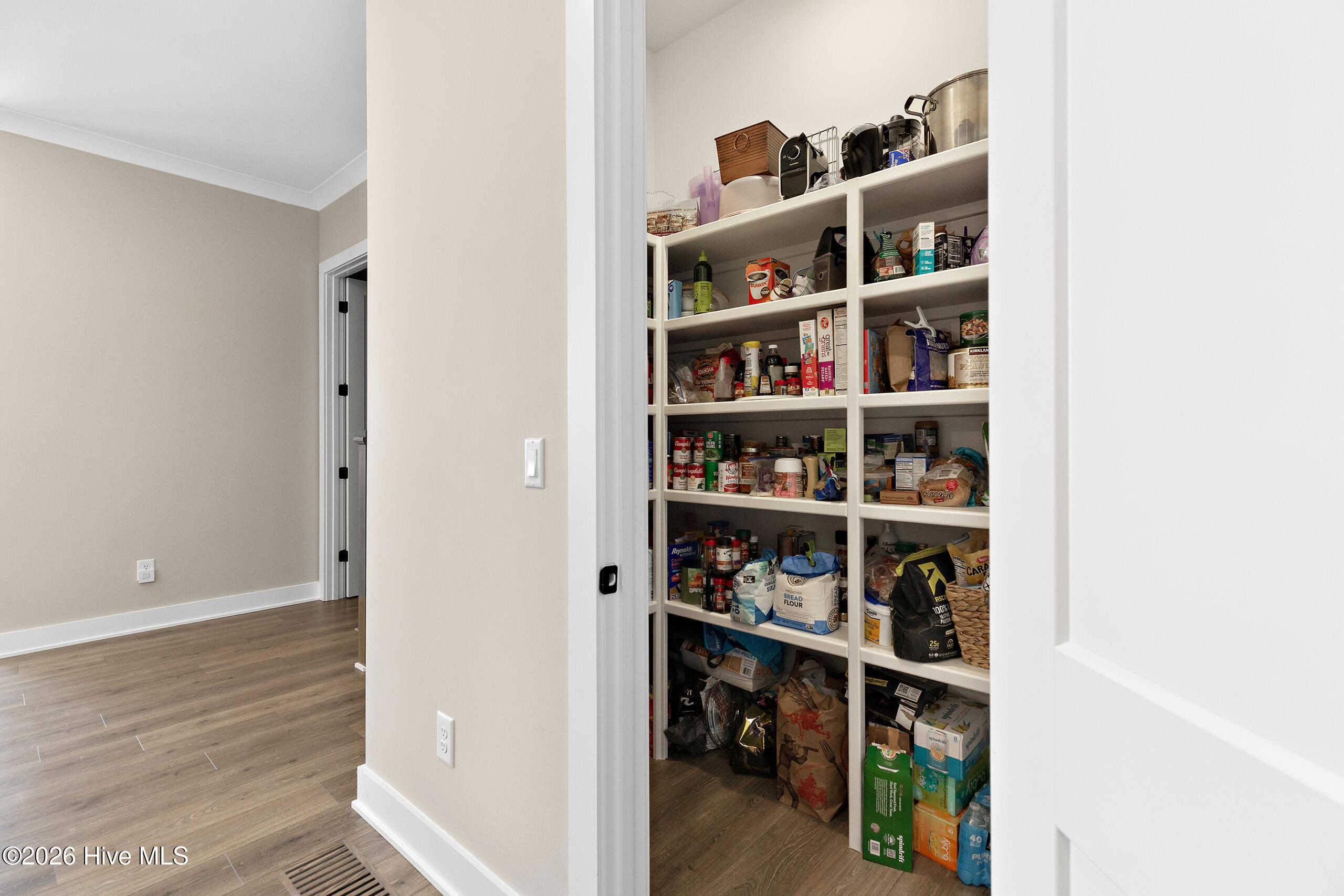 100563450 | Photo 25