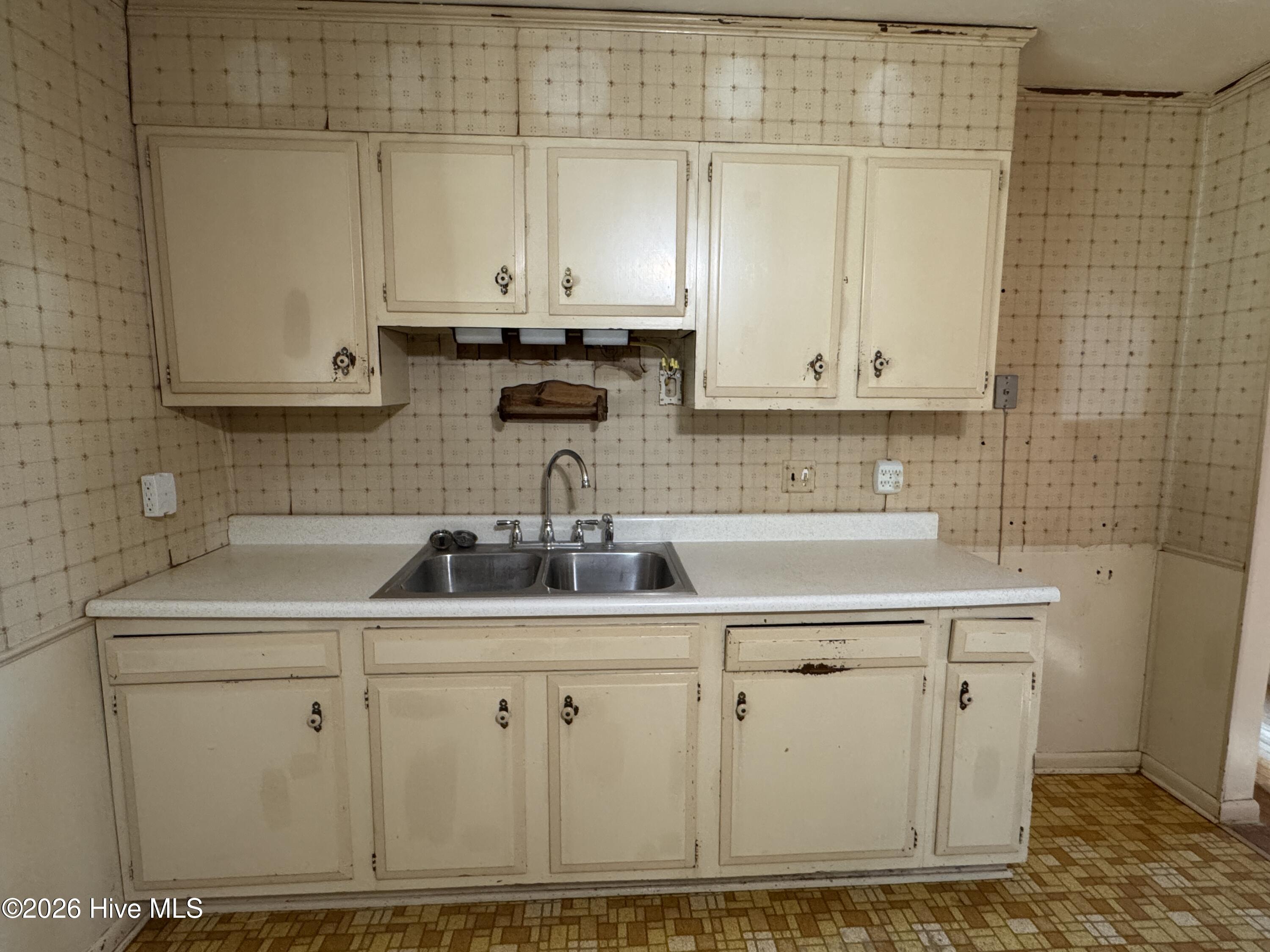 100553396 | Photo 11