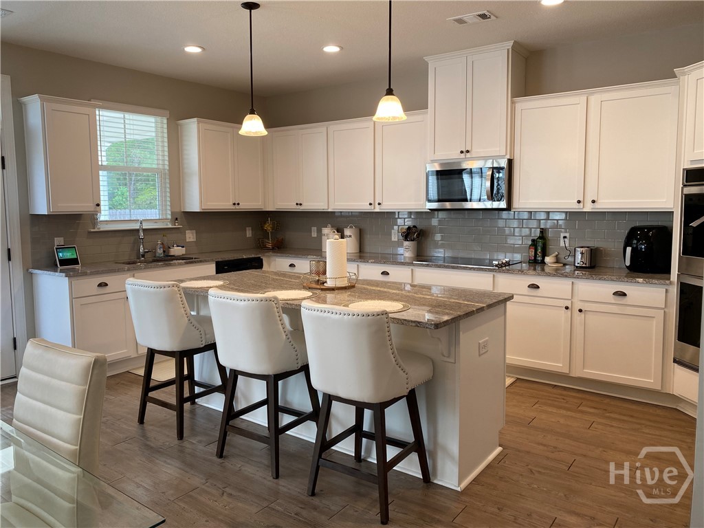 Breakfast bar area