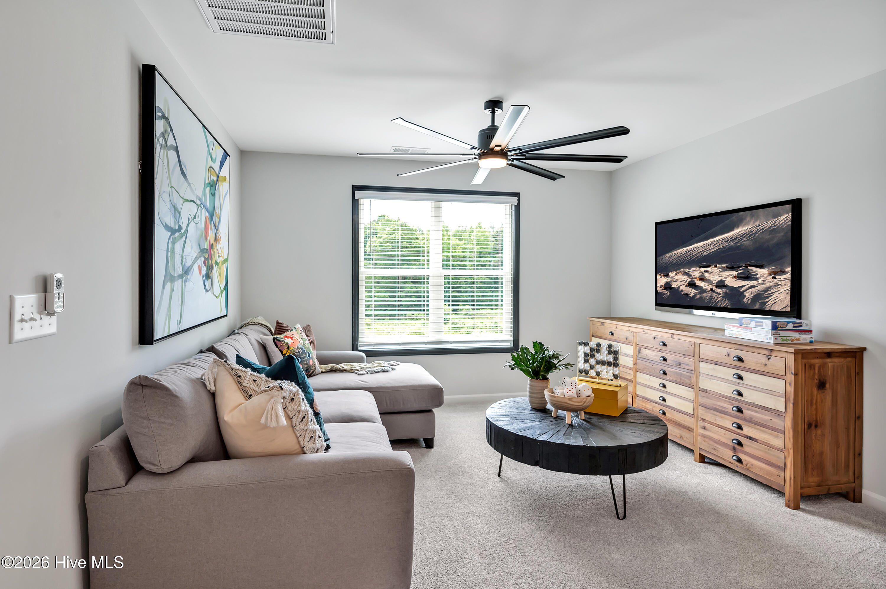 100548090 | Photo 19