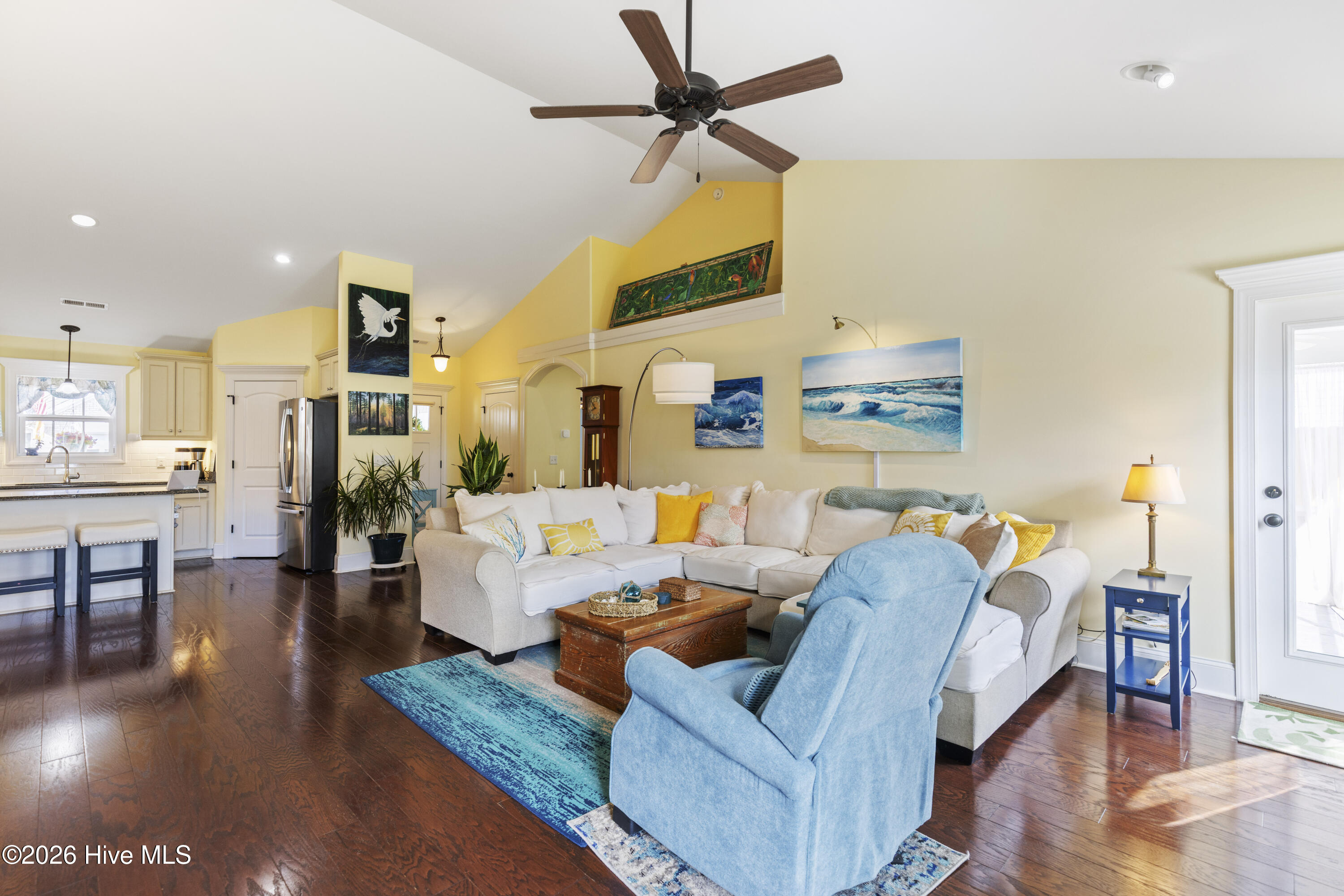 100551829 | Photo 21