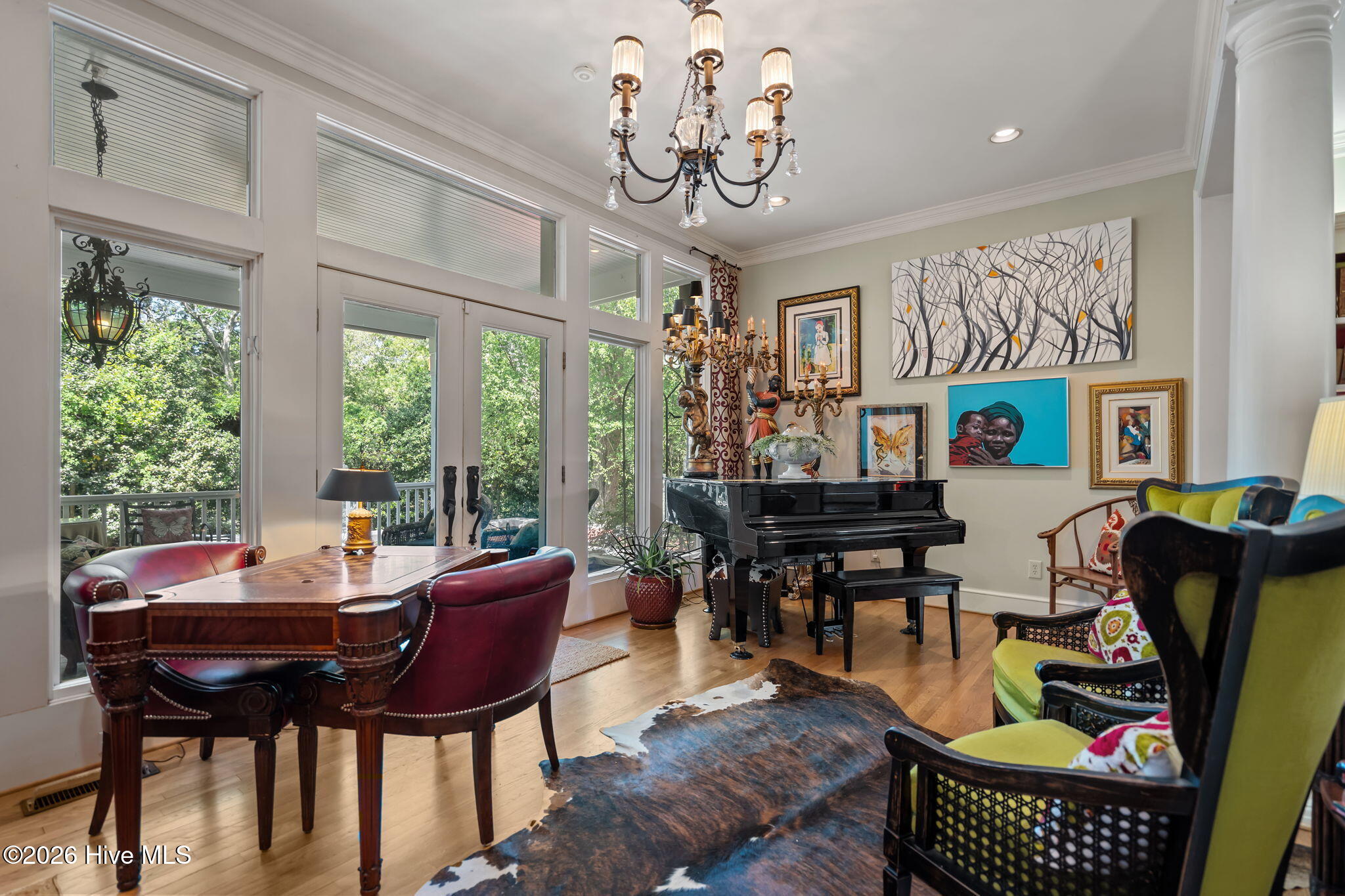 100570294 | Photo 11