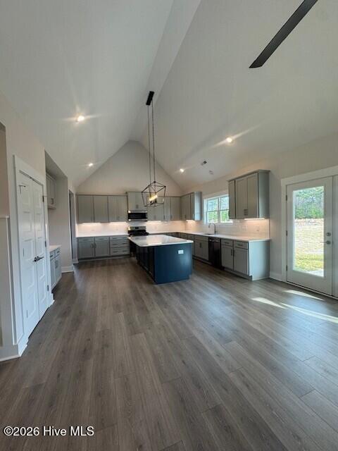 100520395 | Photo 13