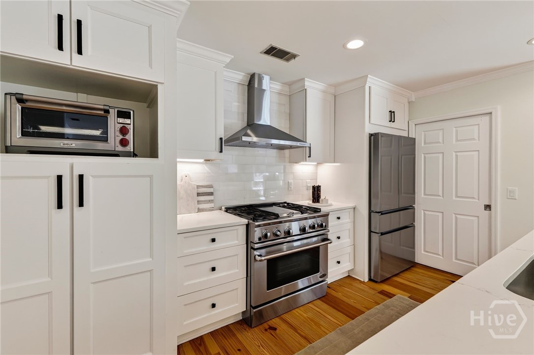 Modern Gourmet Kitchen