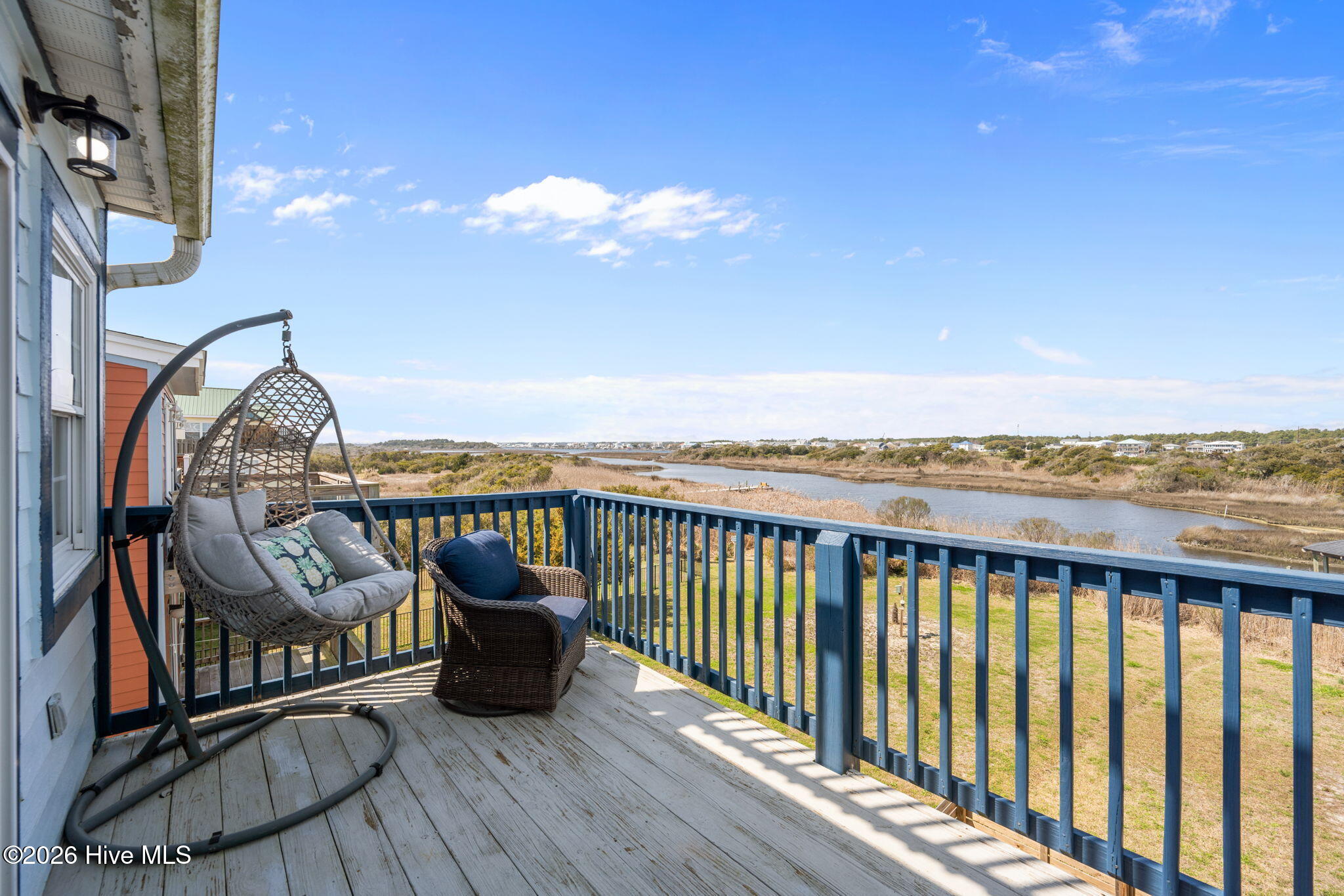 100560162 | Photo 37