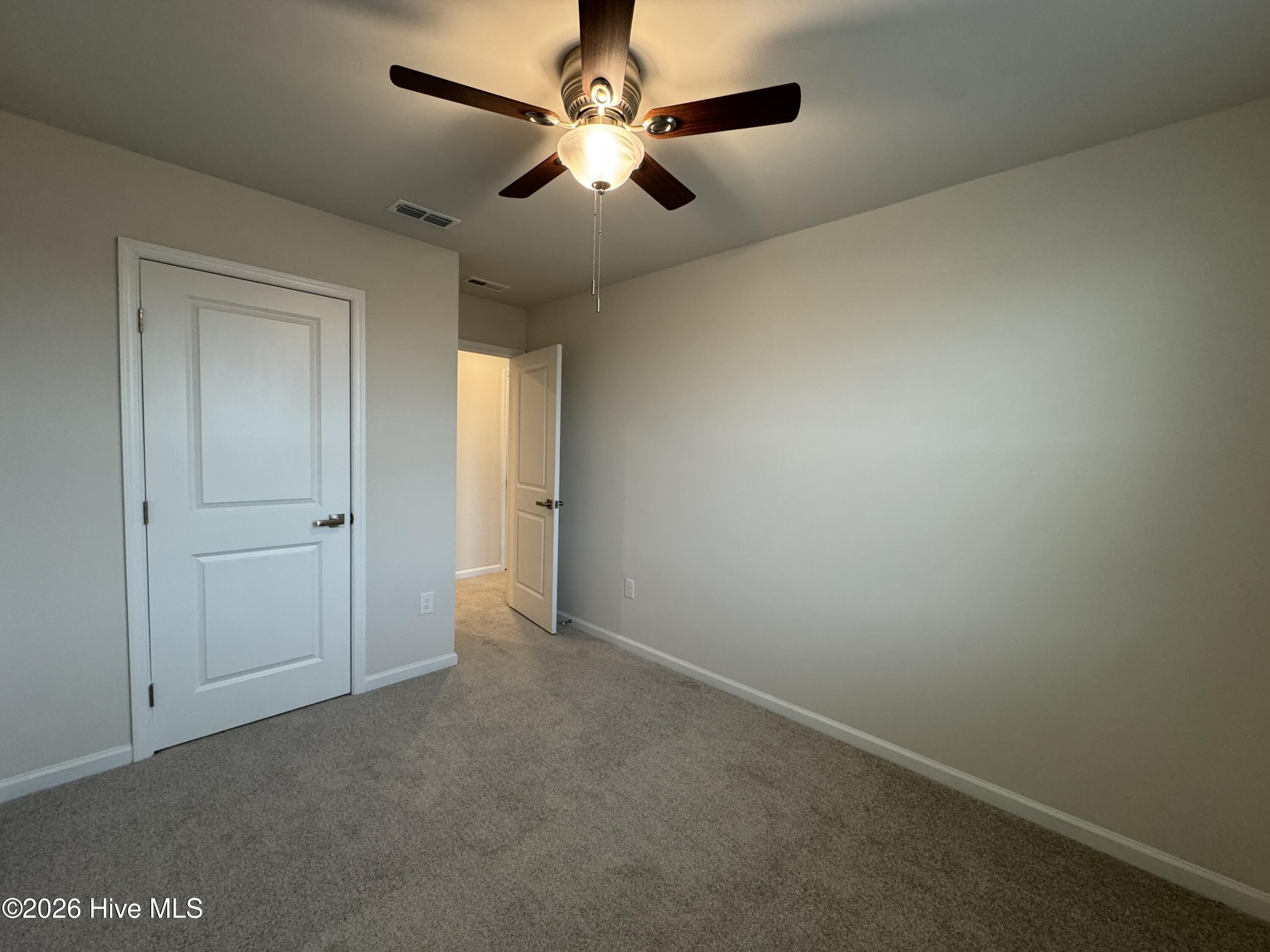 100547692 | Photo 15