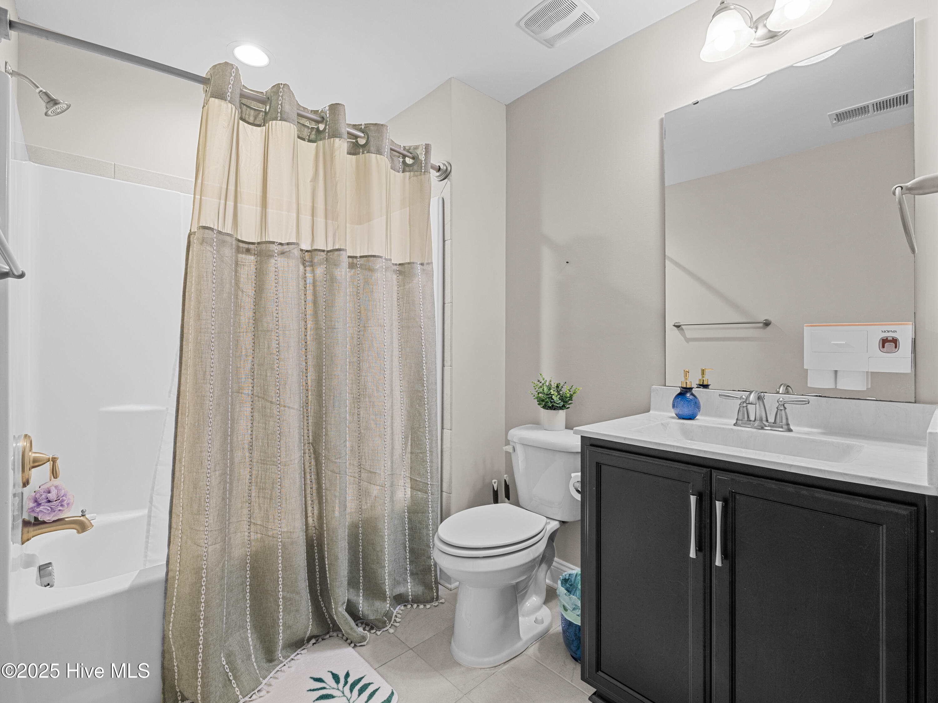 100535765 | Photo 64