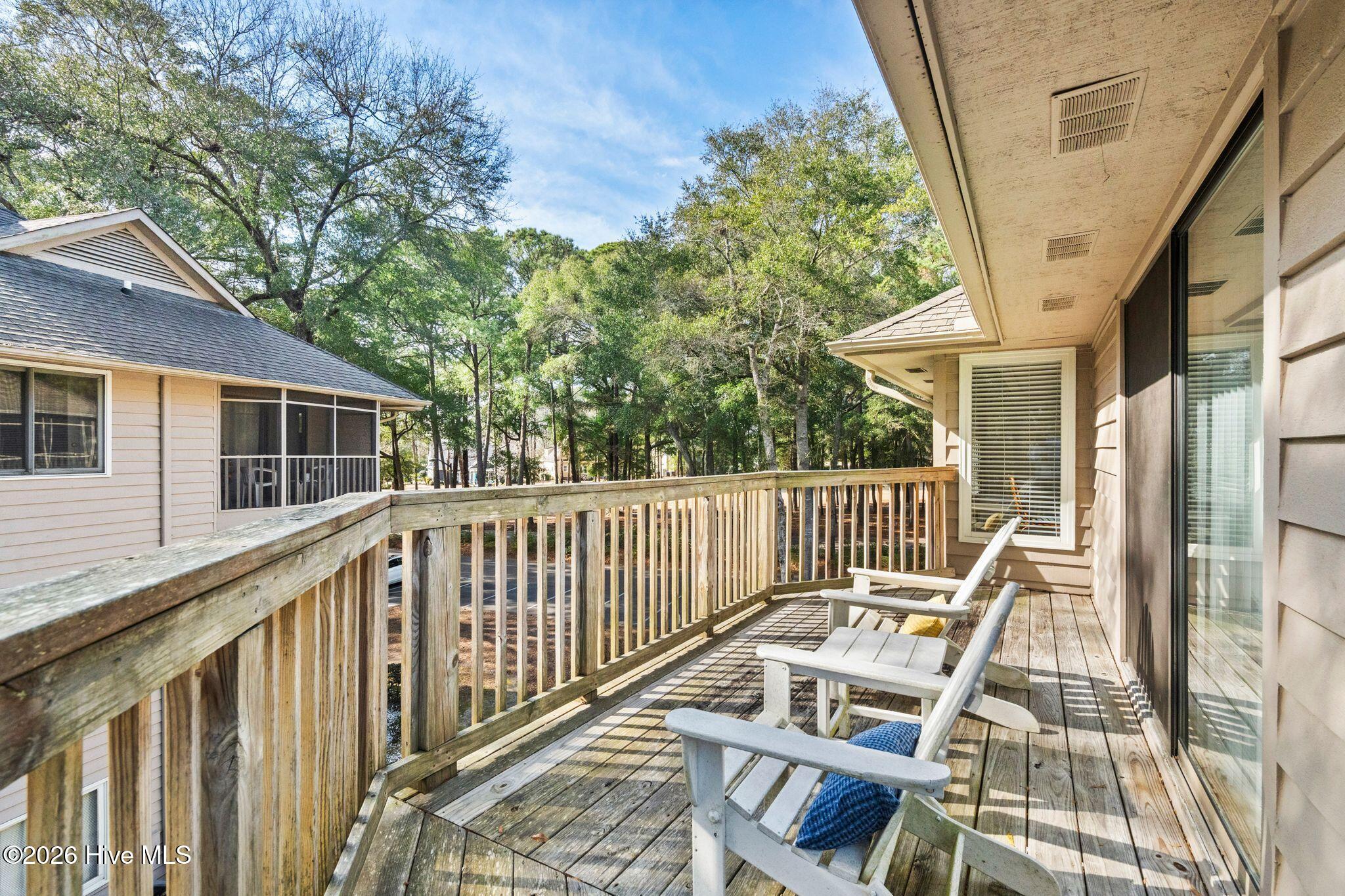 100552721 | Photo 51