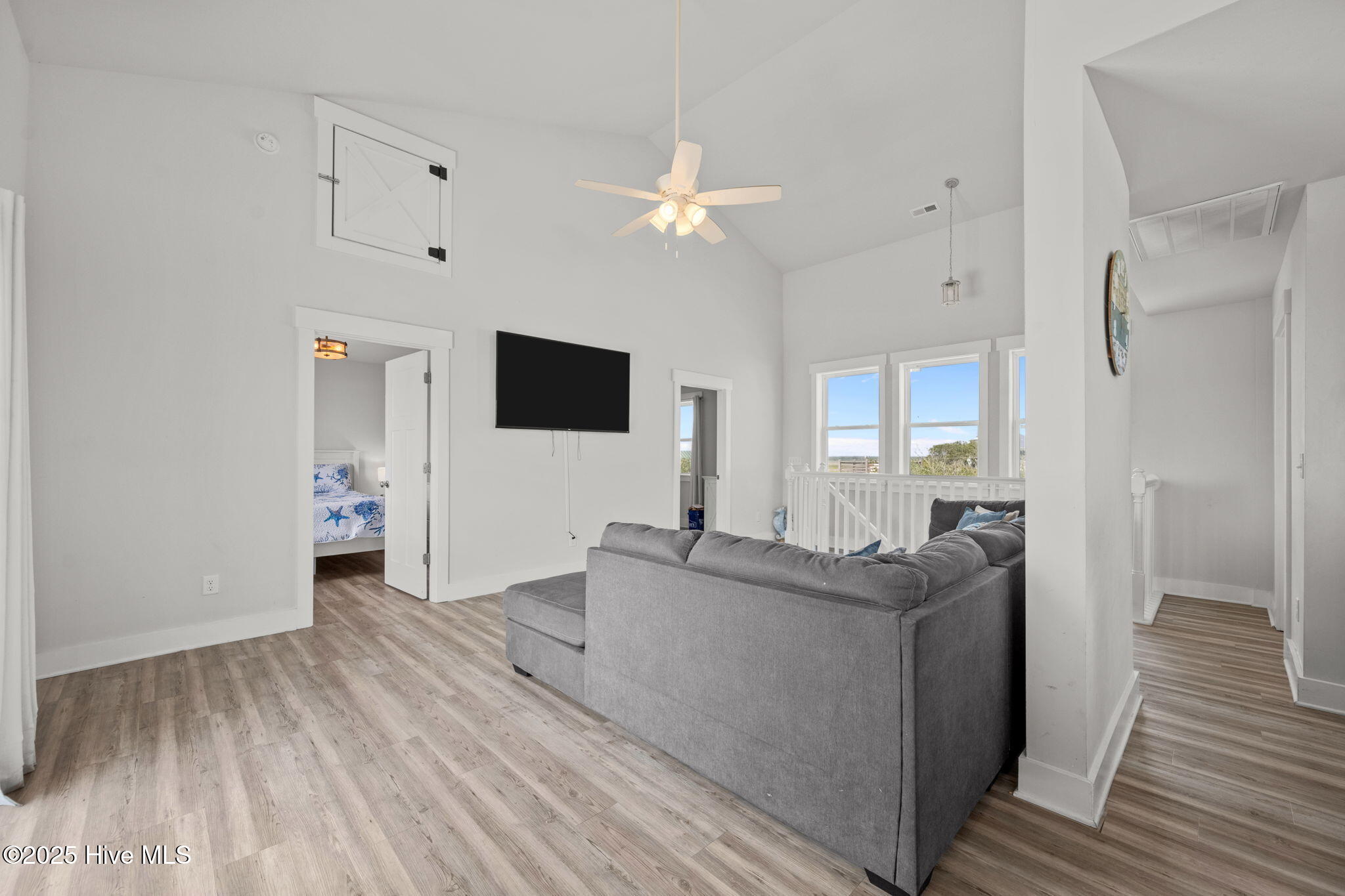 100522252 | Photo 11