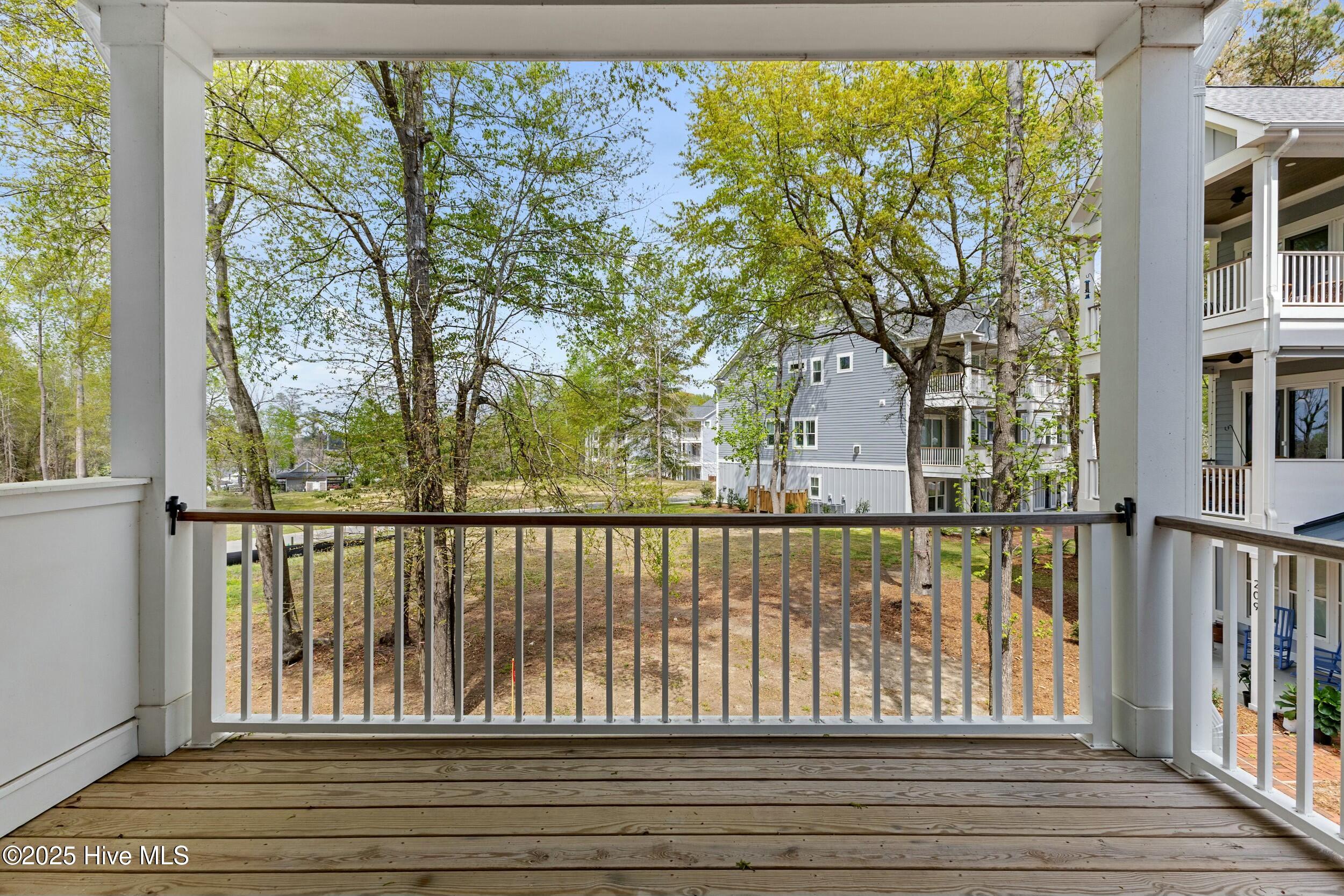 100498490 | Photo 29