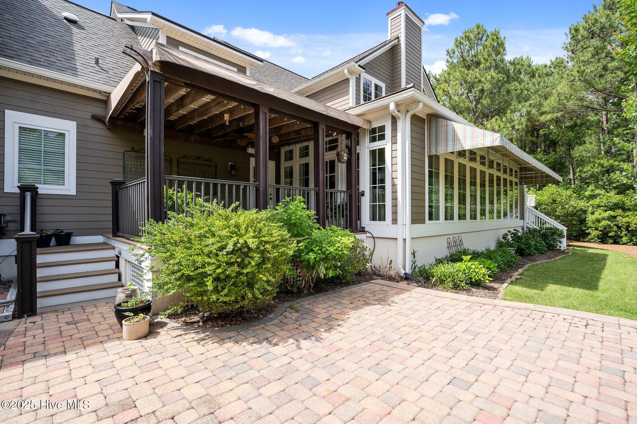 100565962 | Photo 69