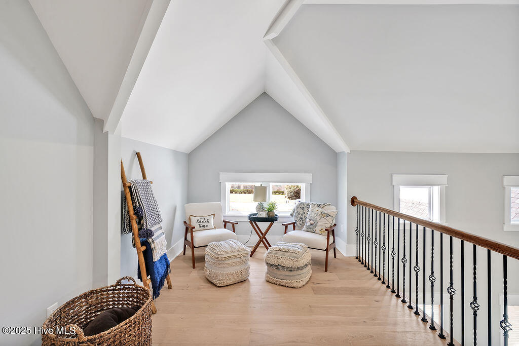 100521530 | Photo 41