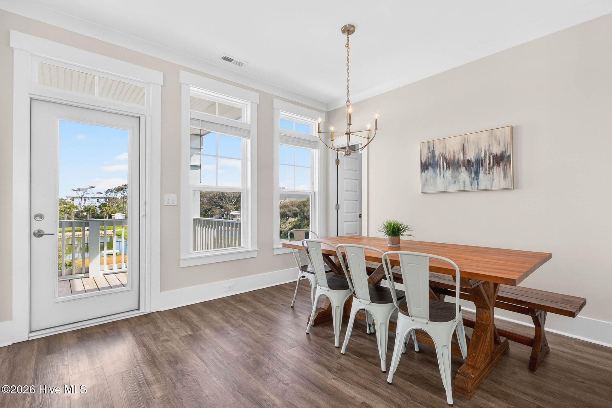 100565518 | Photo 11