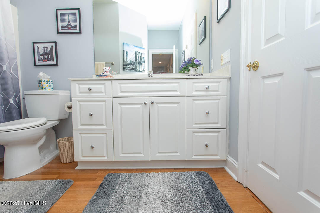 100521008 | Photo 33