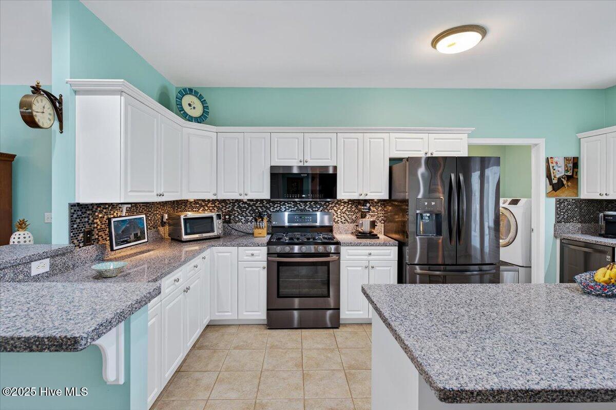 100514945 | Photo 14