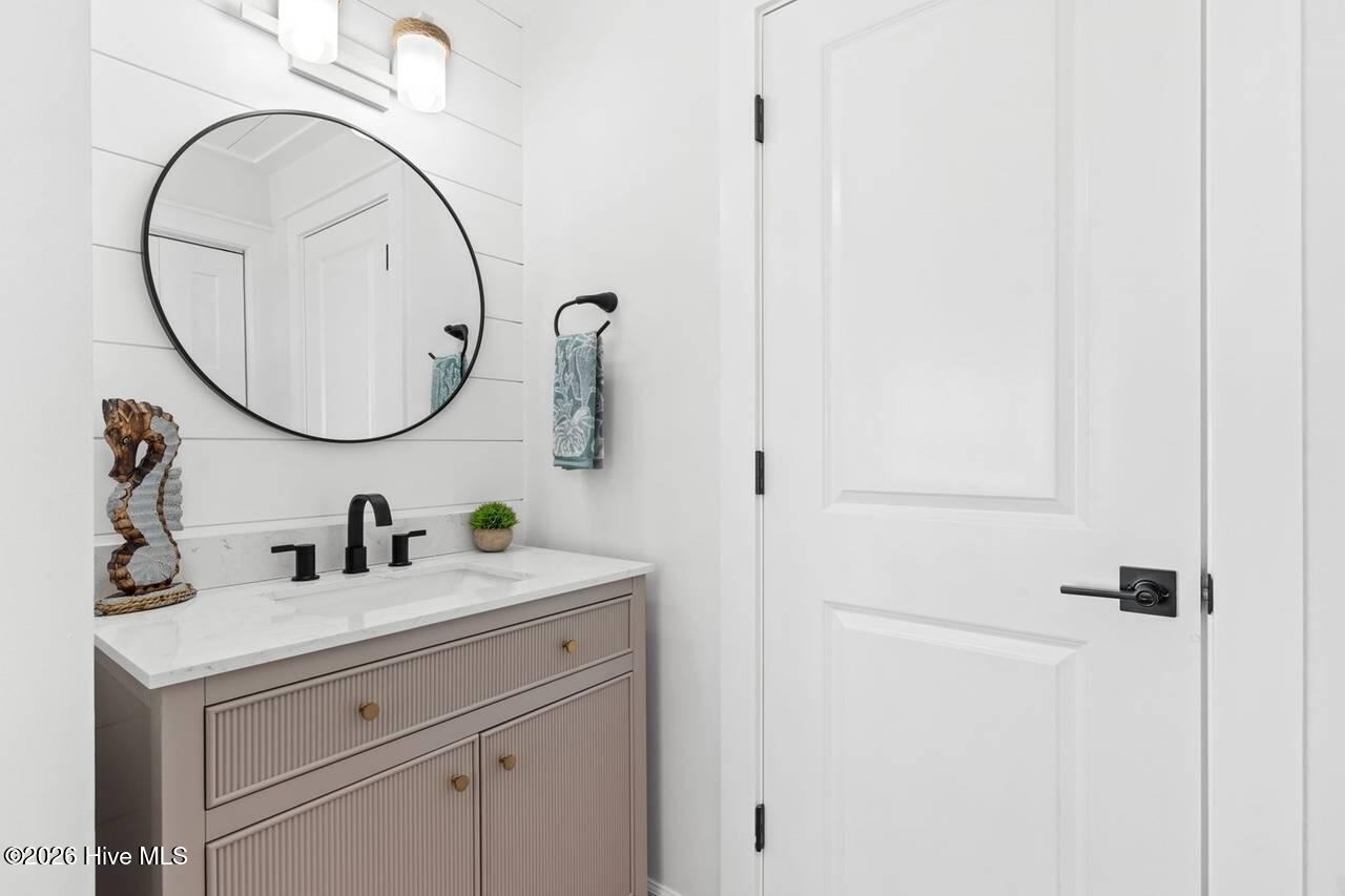 100553322 | Photo 29