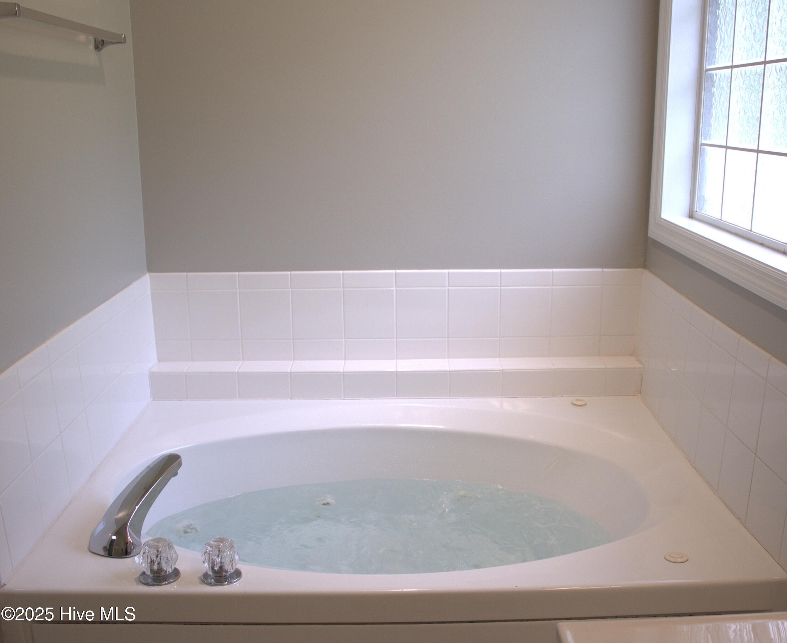 100520140 | Photo 26