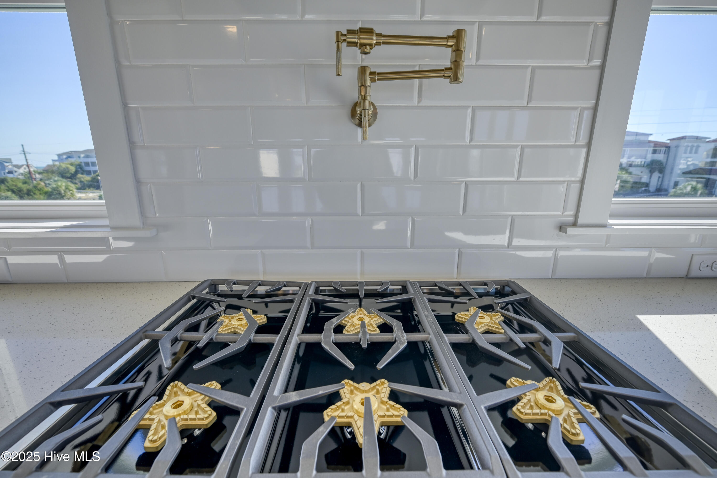 100516070 | Photo 22