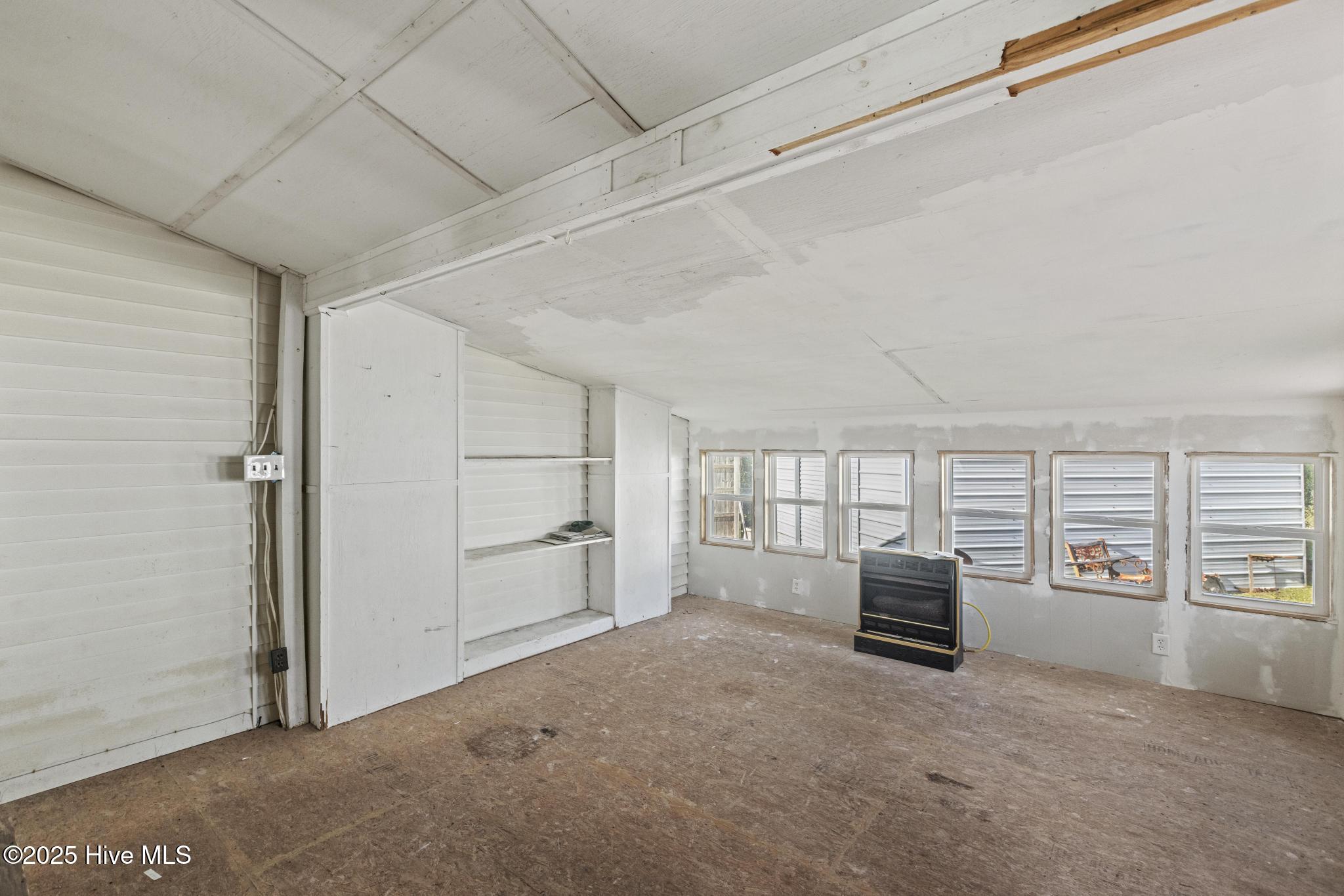 100532196 | Photo 29