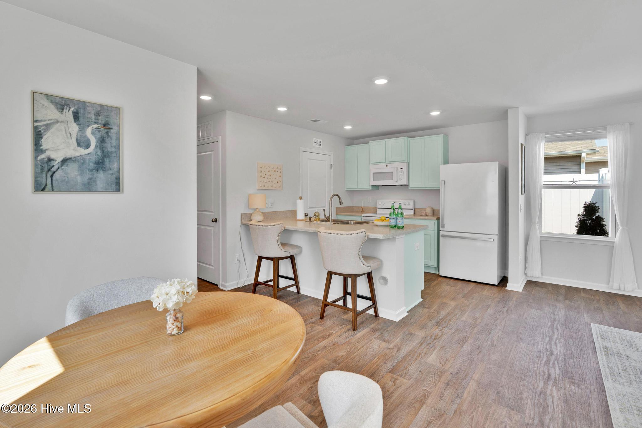 100563987 | Photo 19