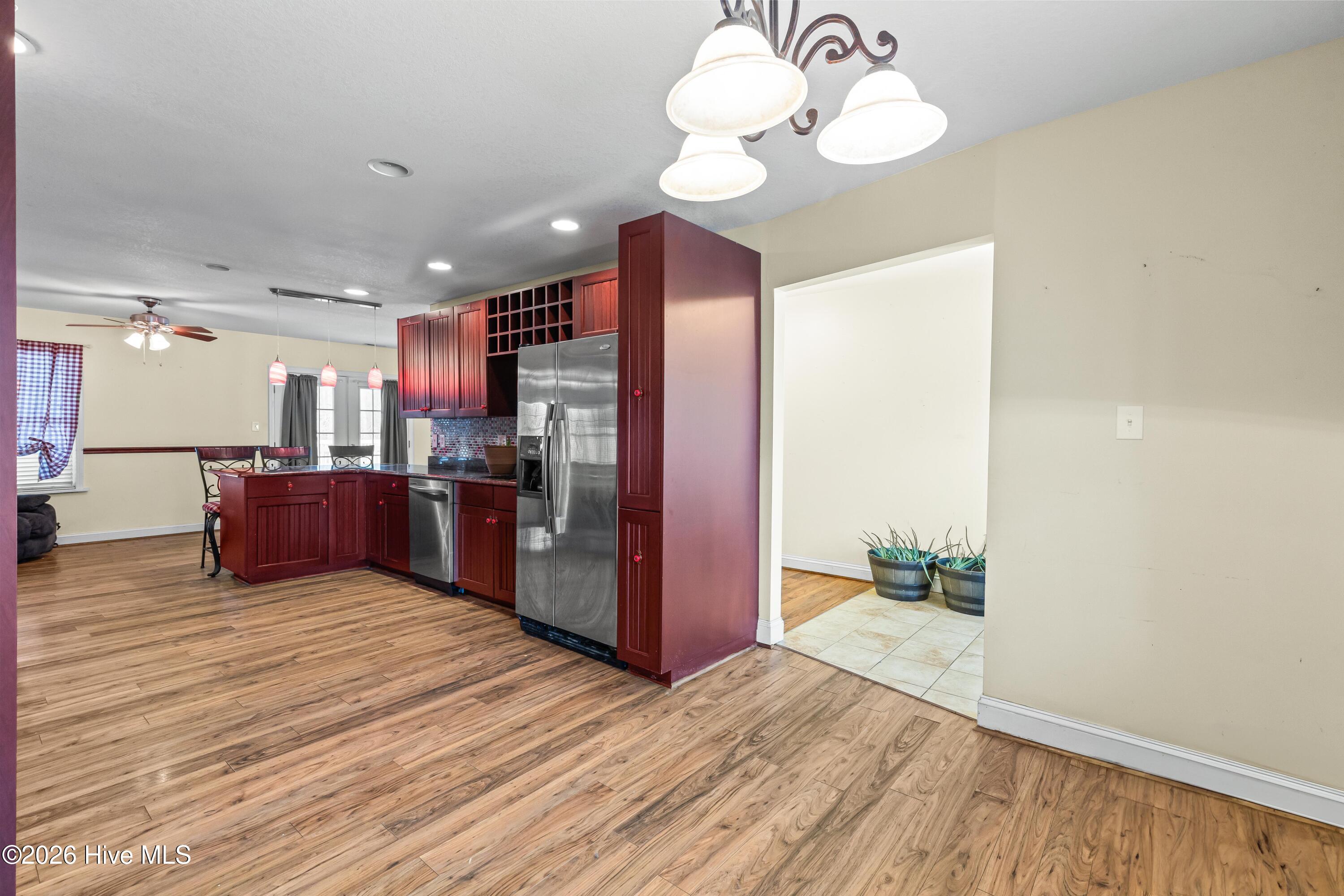 100559175 | Photo 14