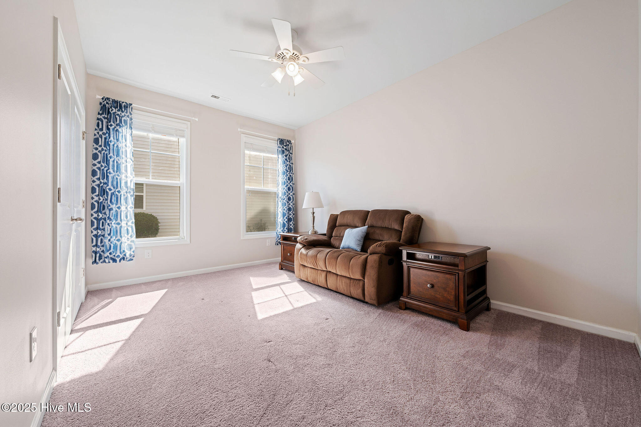 100550824 | Photo 14