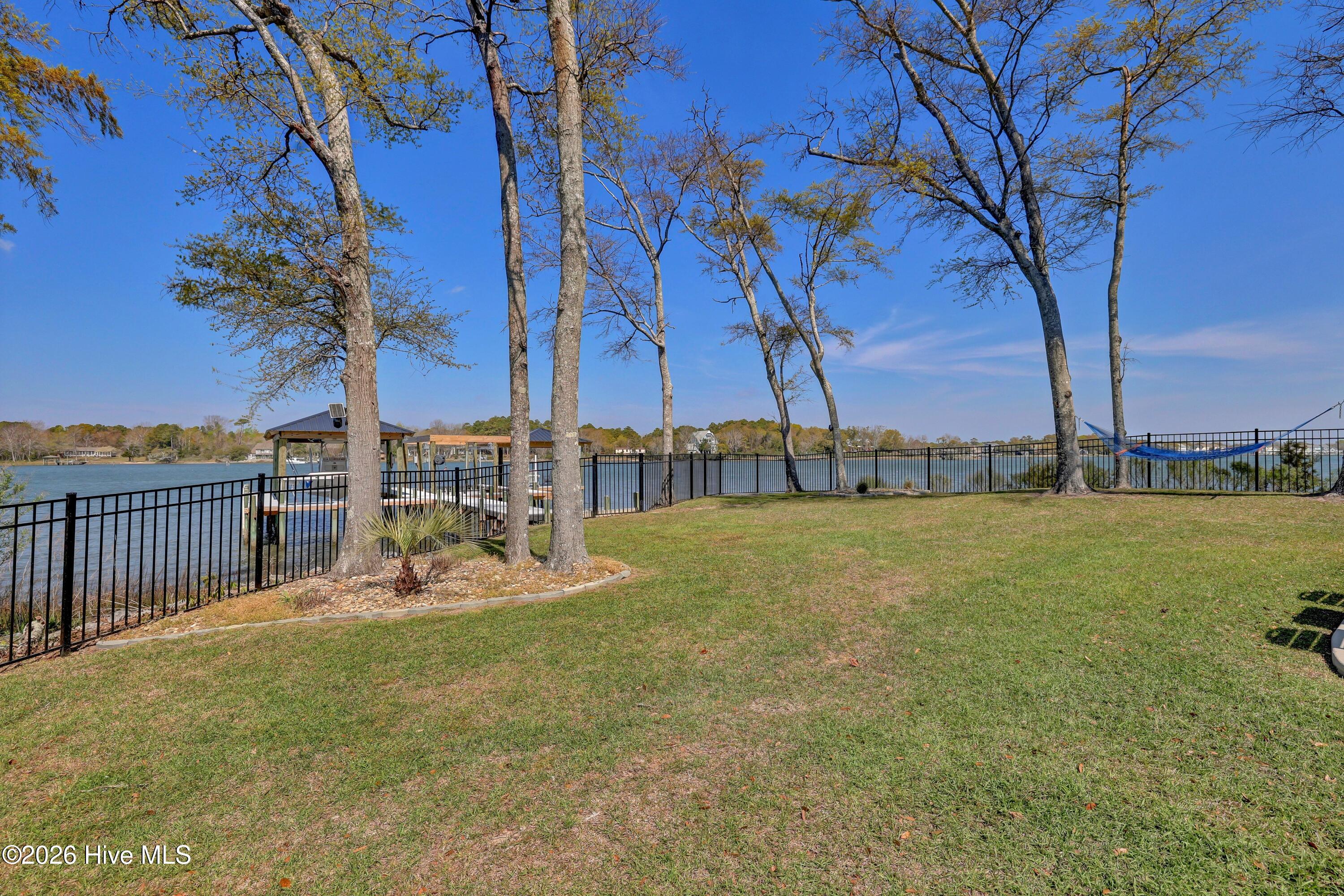 100564139 | Photo 56