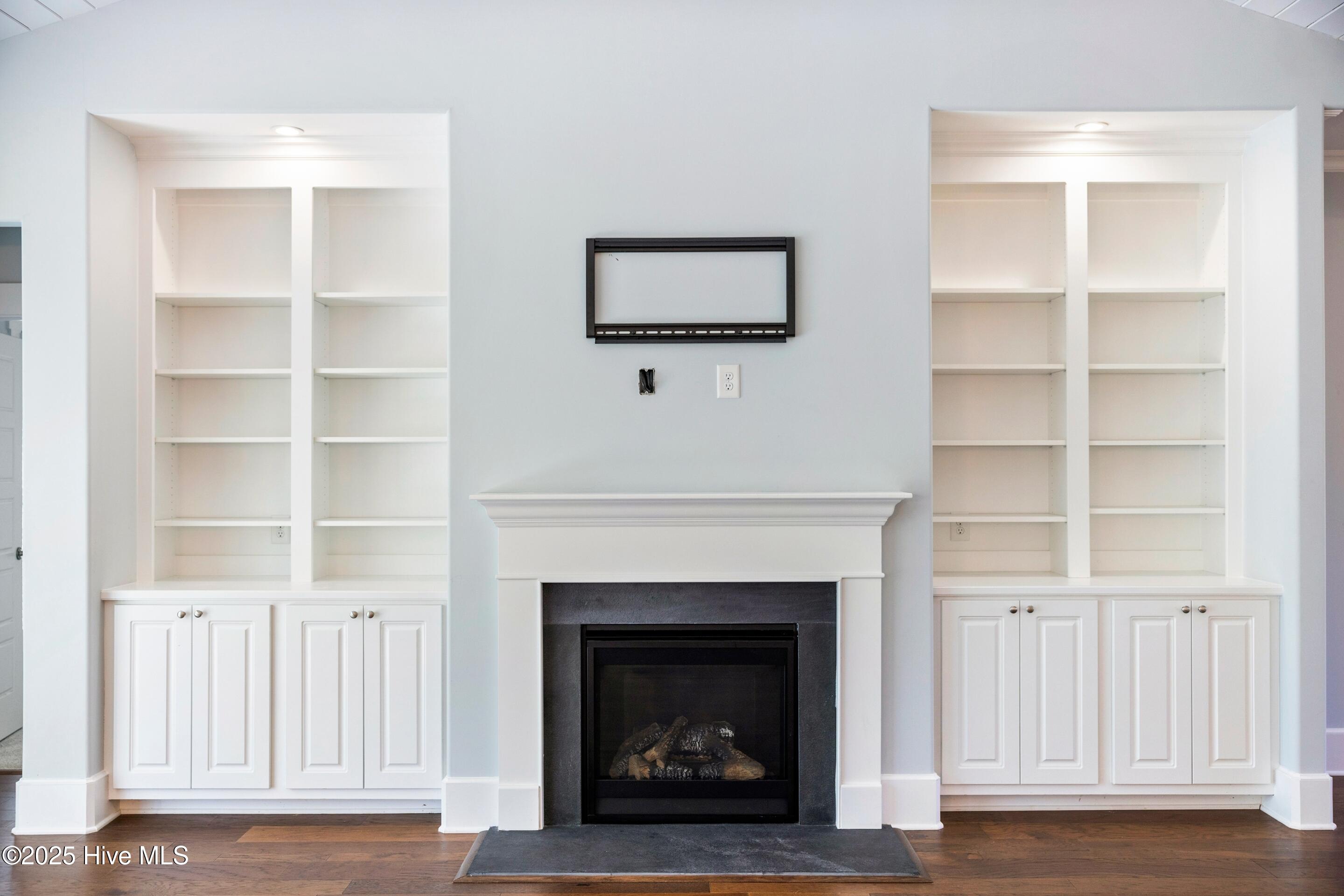 100531261 | Photo 16