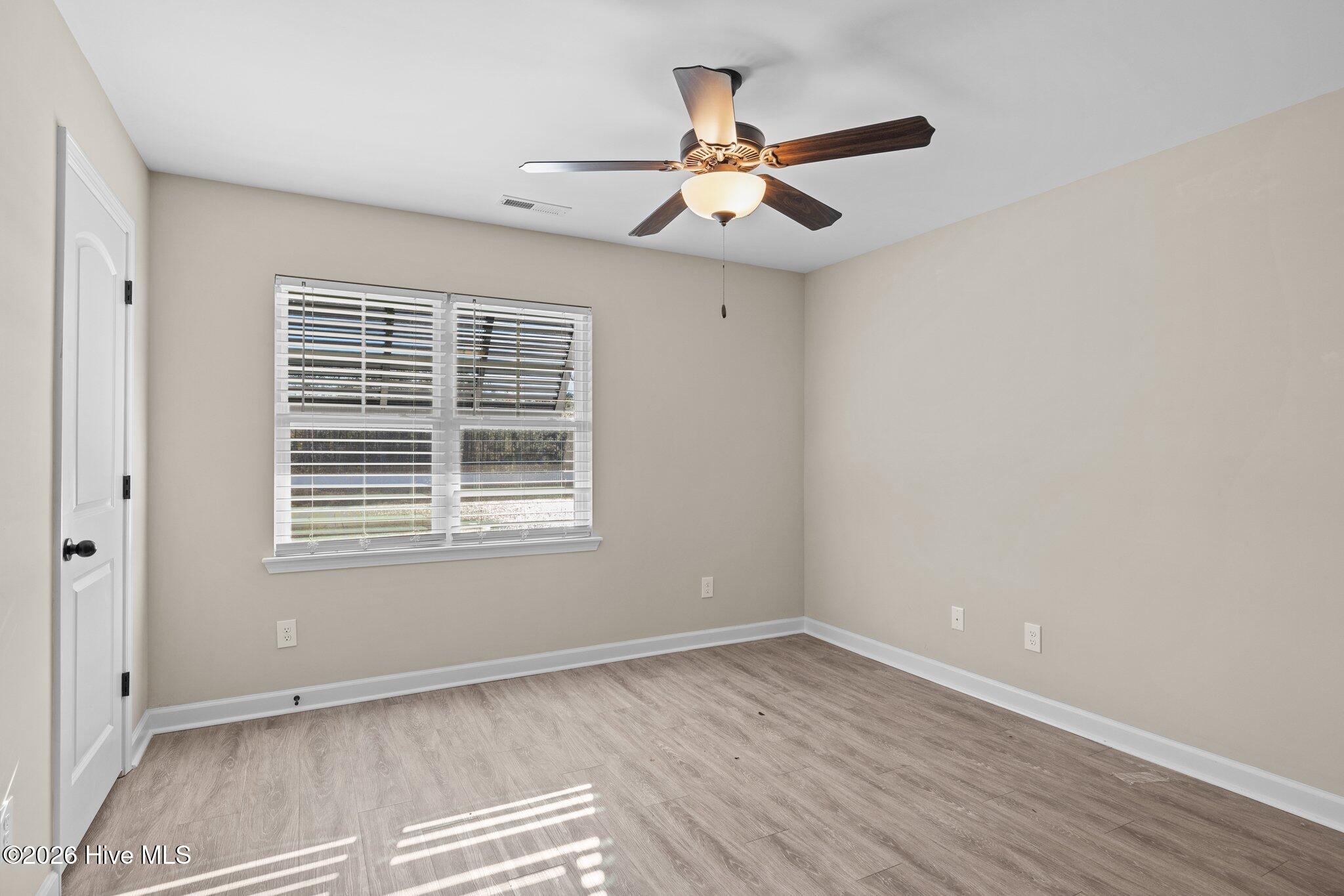 100547532 | Photo 21