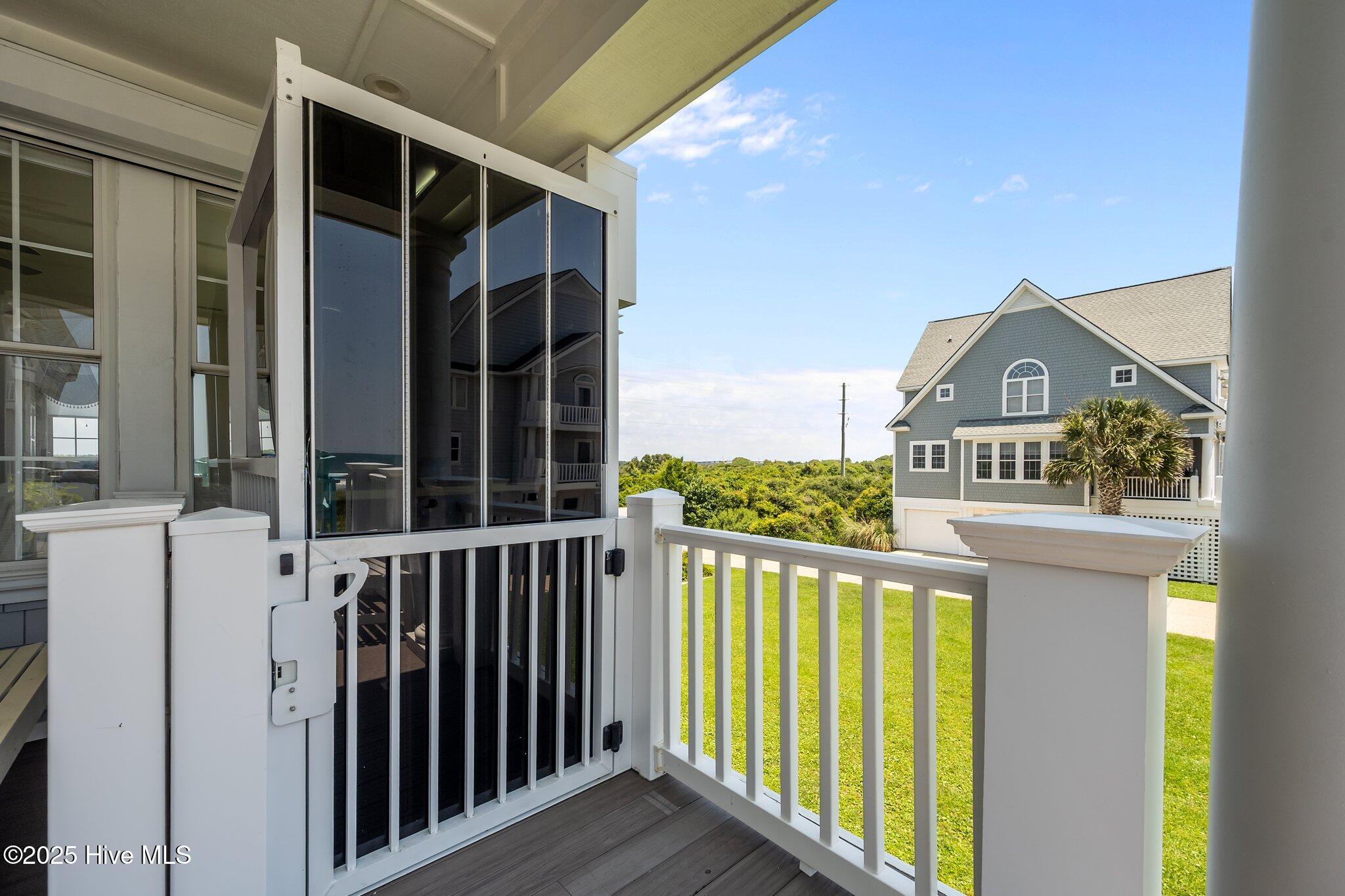 100514915 | Photo 50