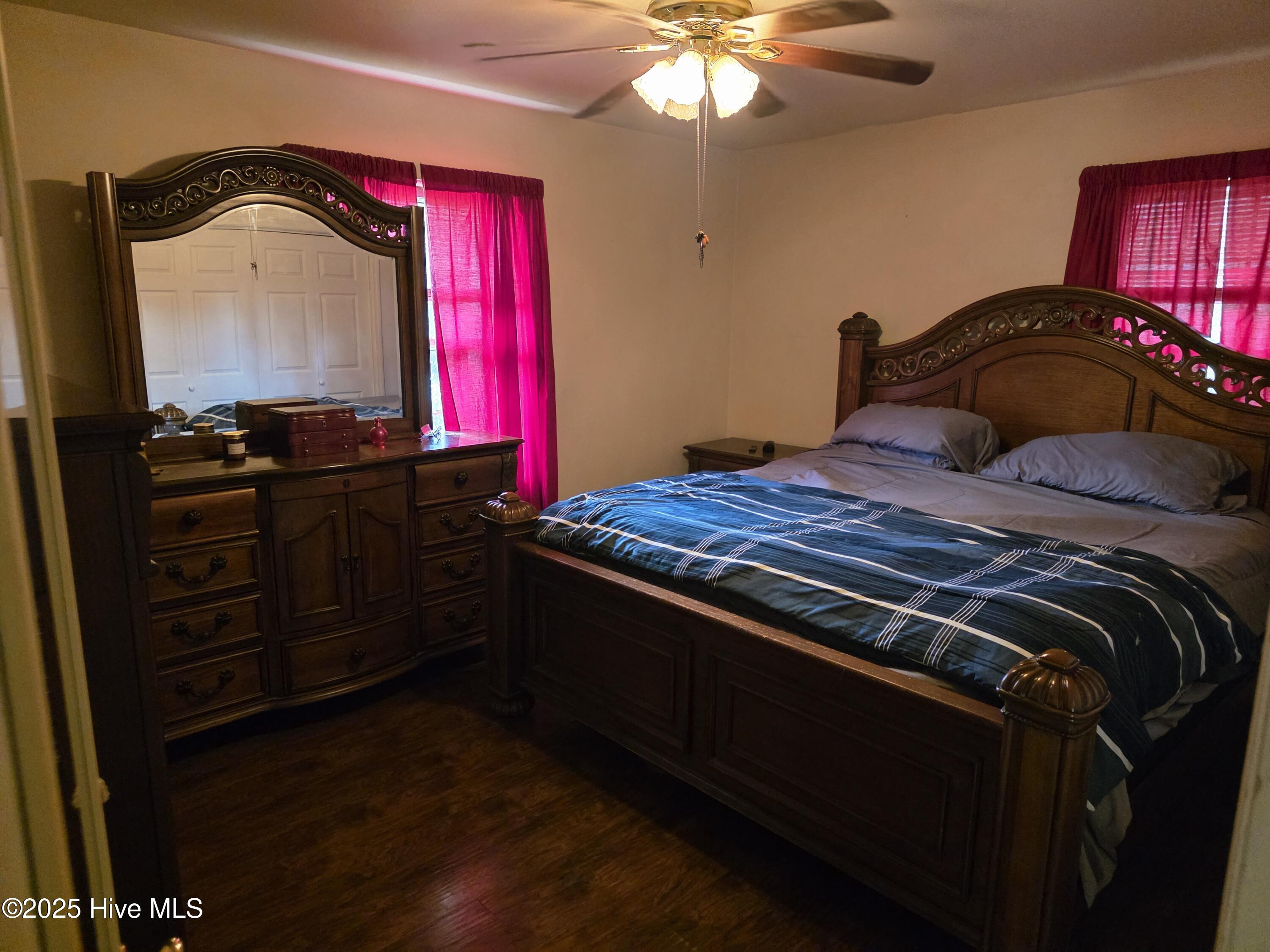 100542999 | Photo 18