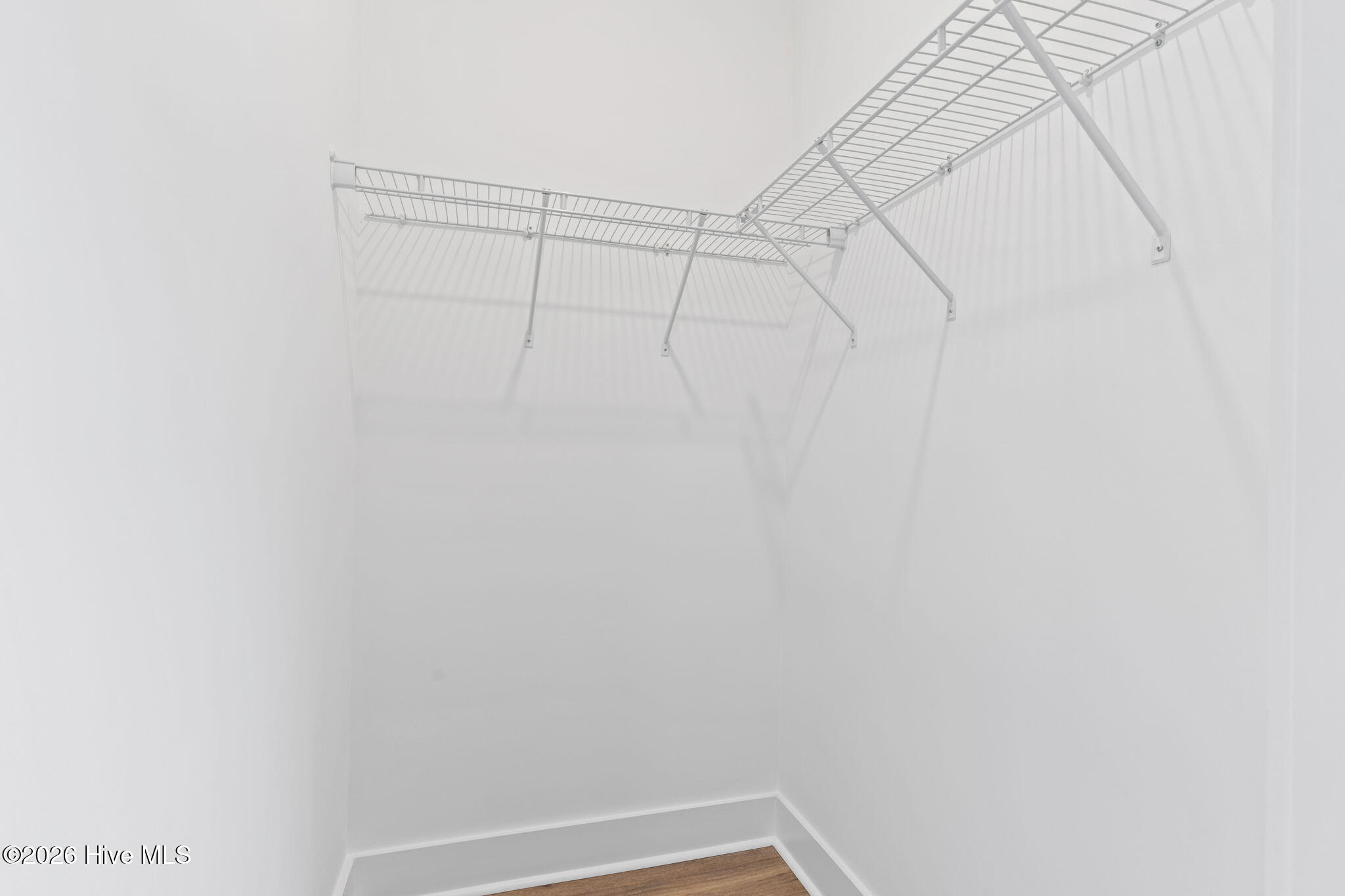 100557701 | Photo 48