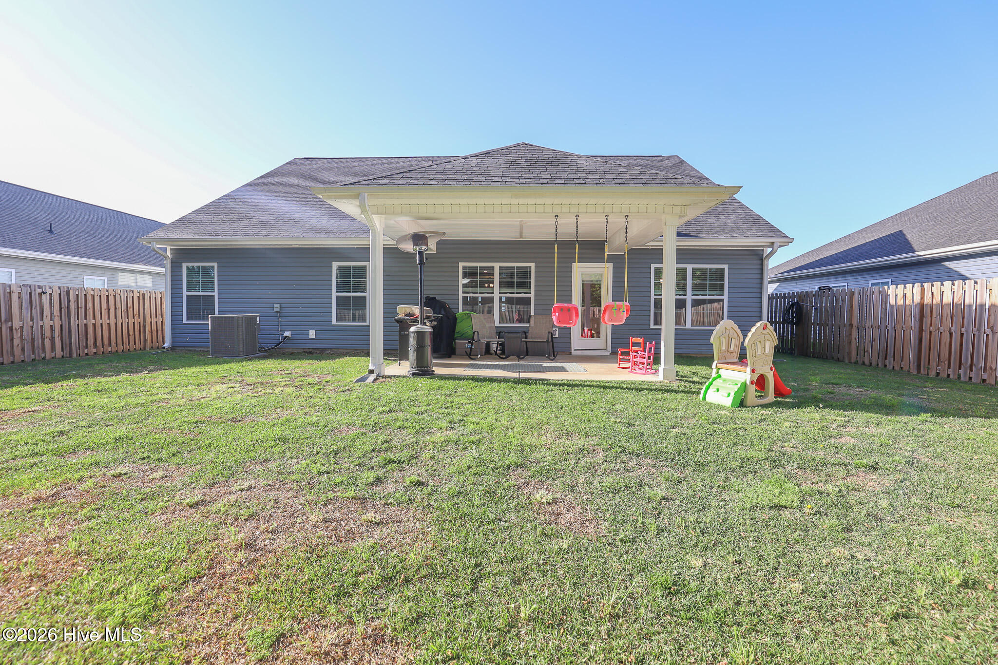 100565380 | Photo 44