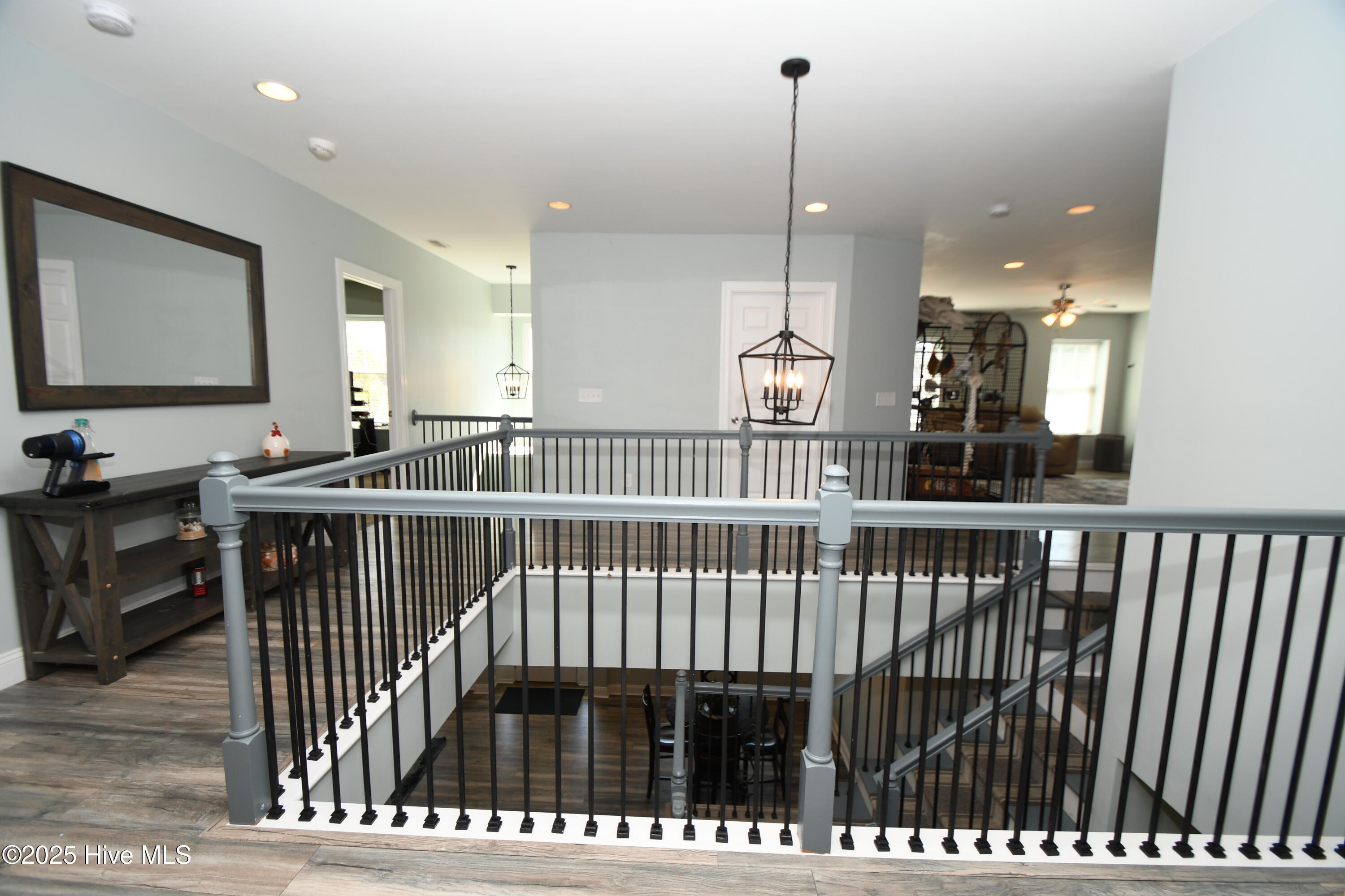 100537590 | Photo 25