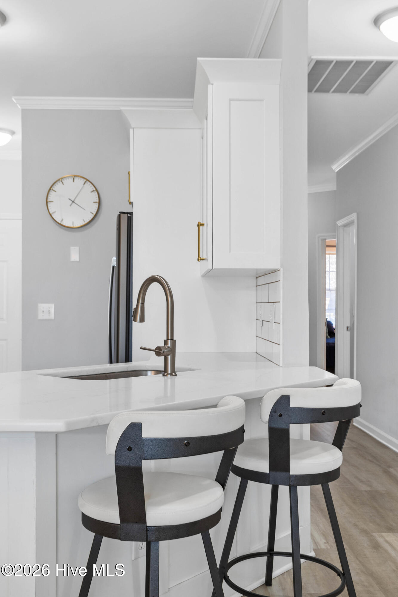 100557830 | Photo 14