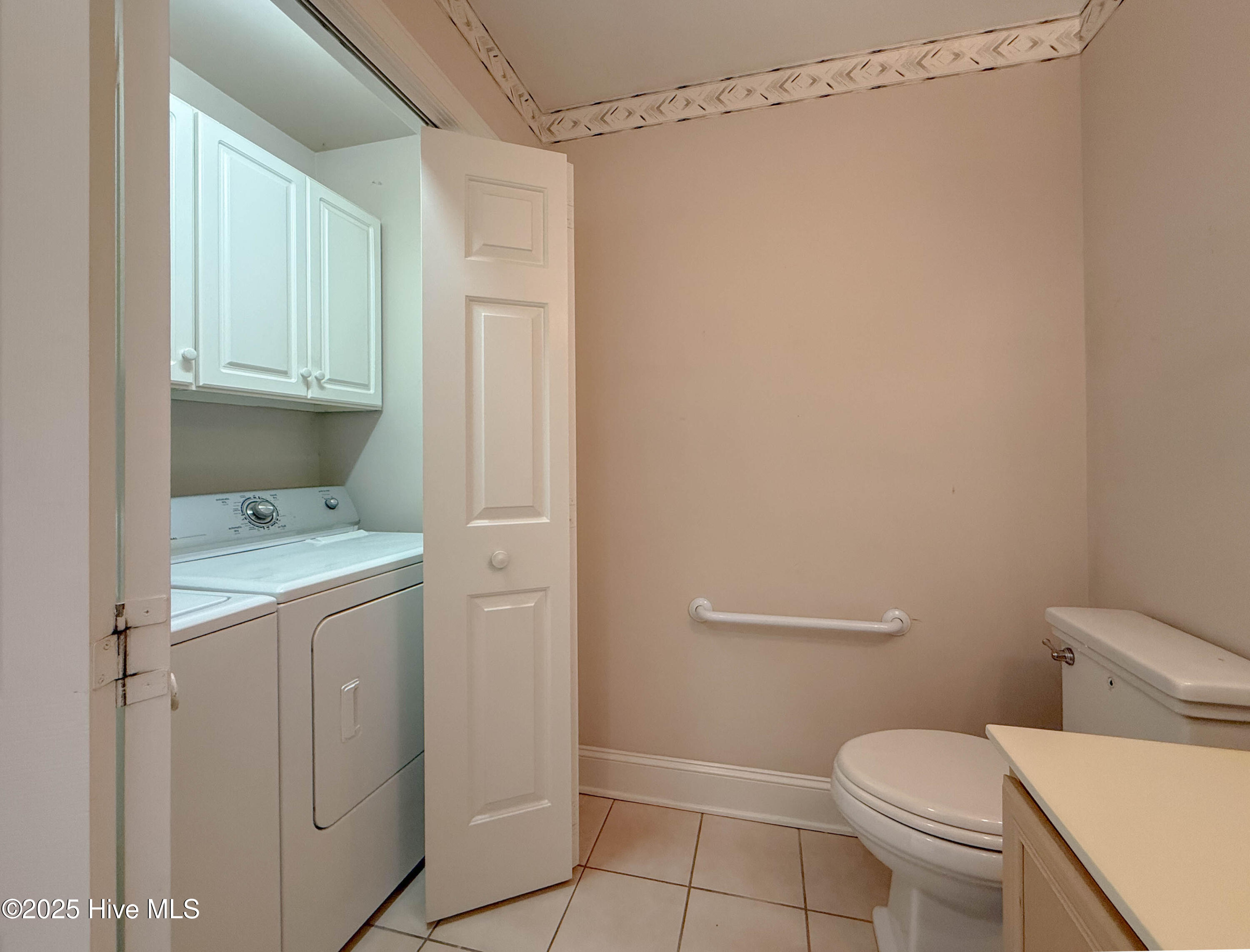 100535071 | Photo 51