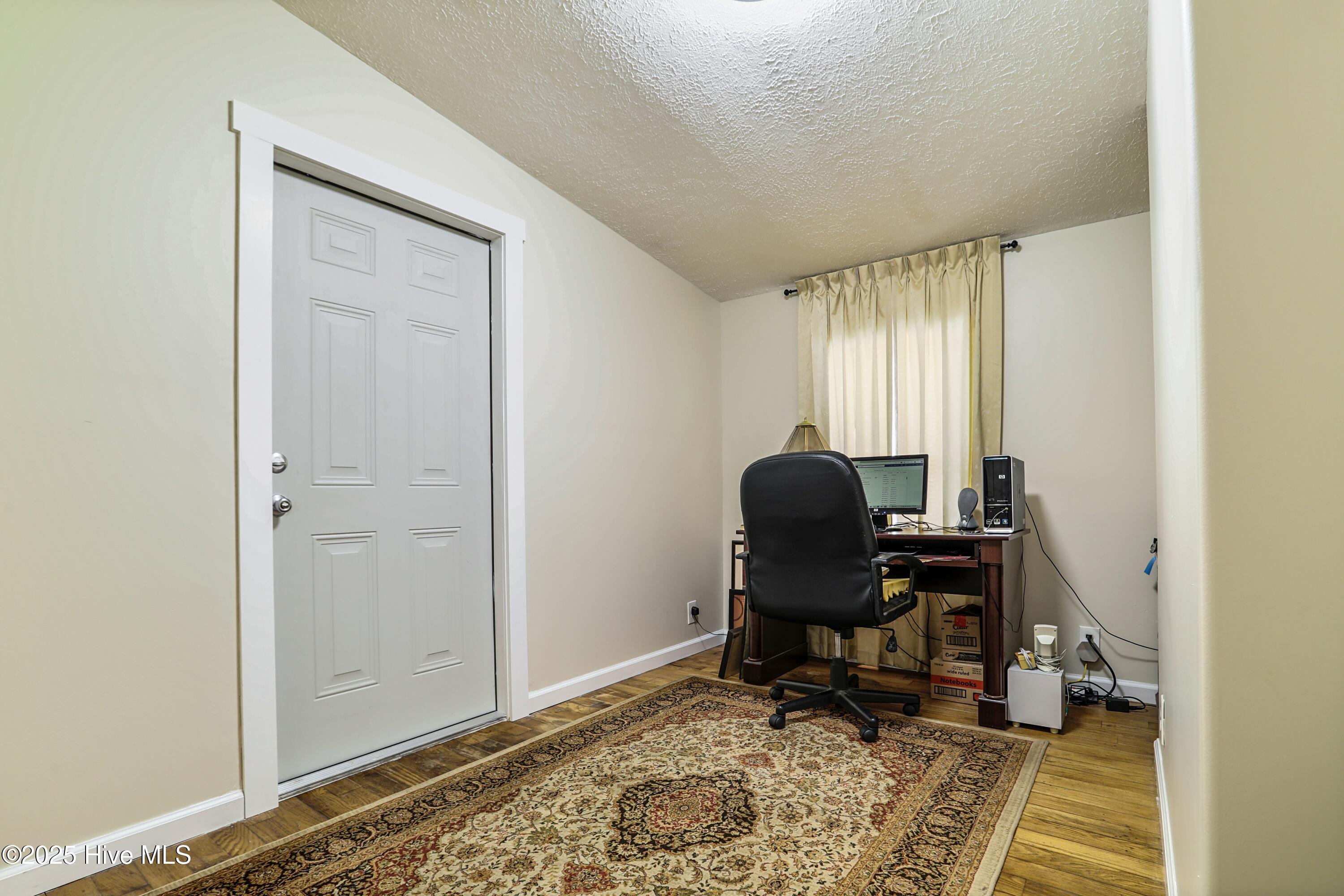 100517684 | Photo 26