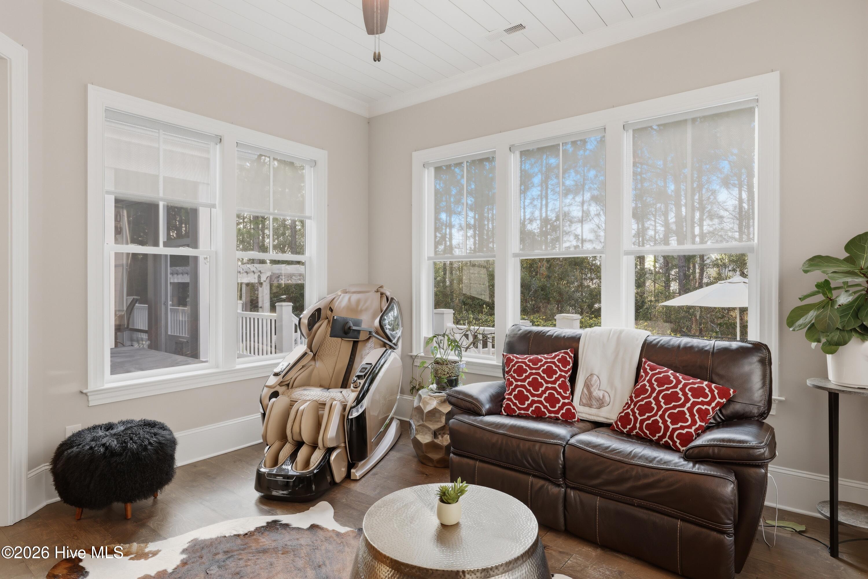 100560697 | Photo 35