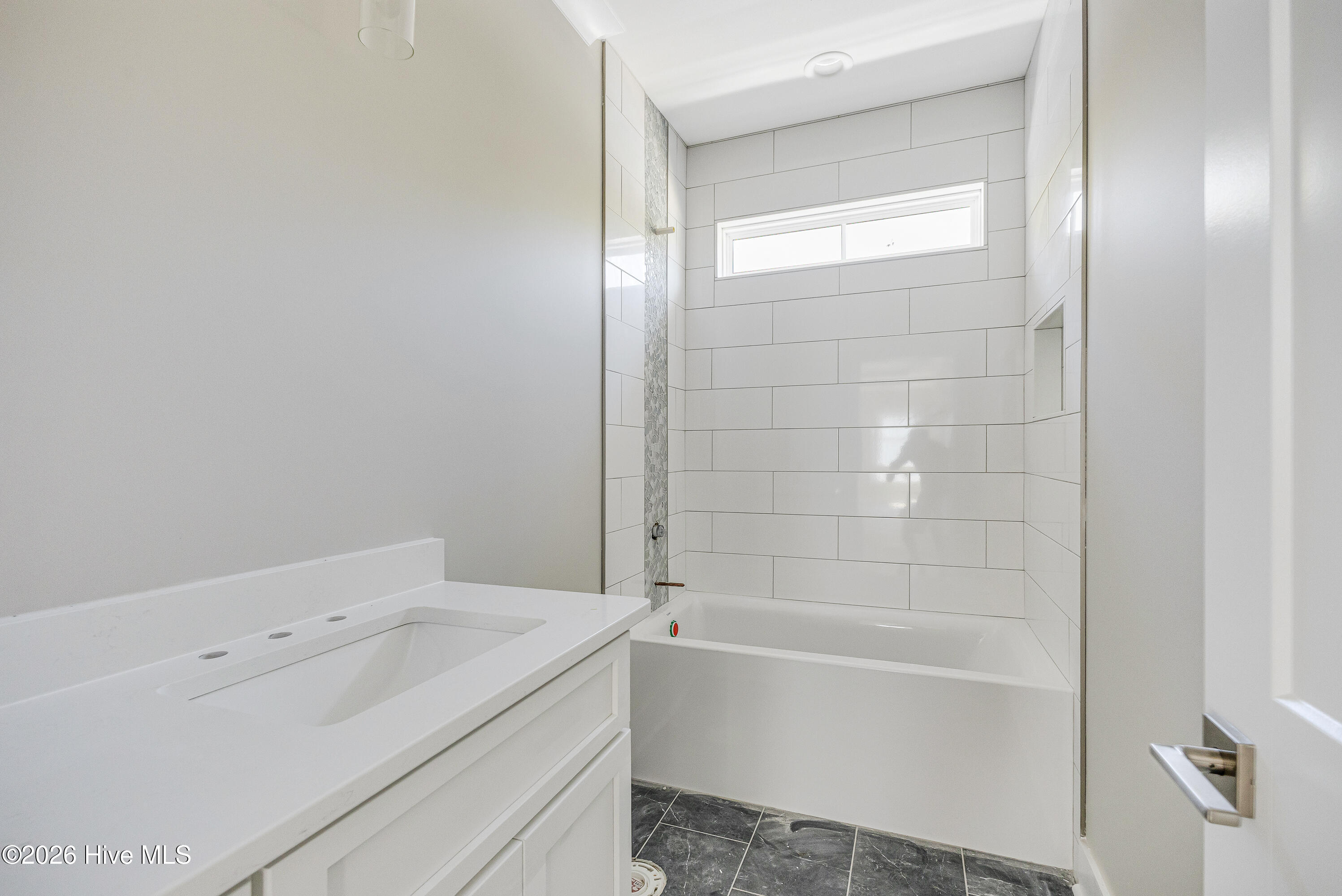 100564394 | Photo 21