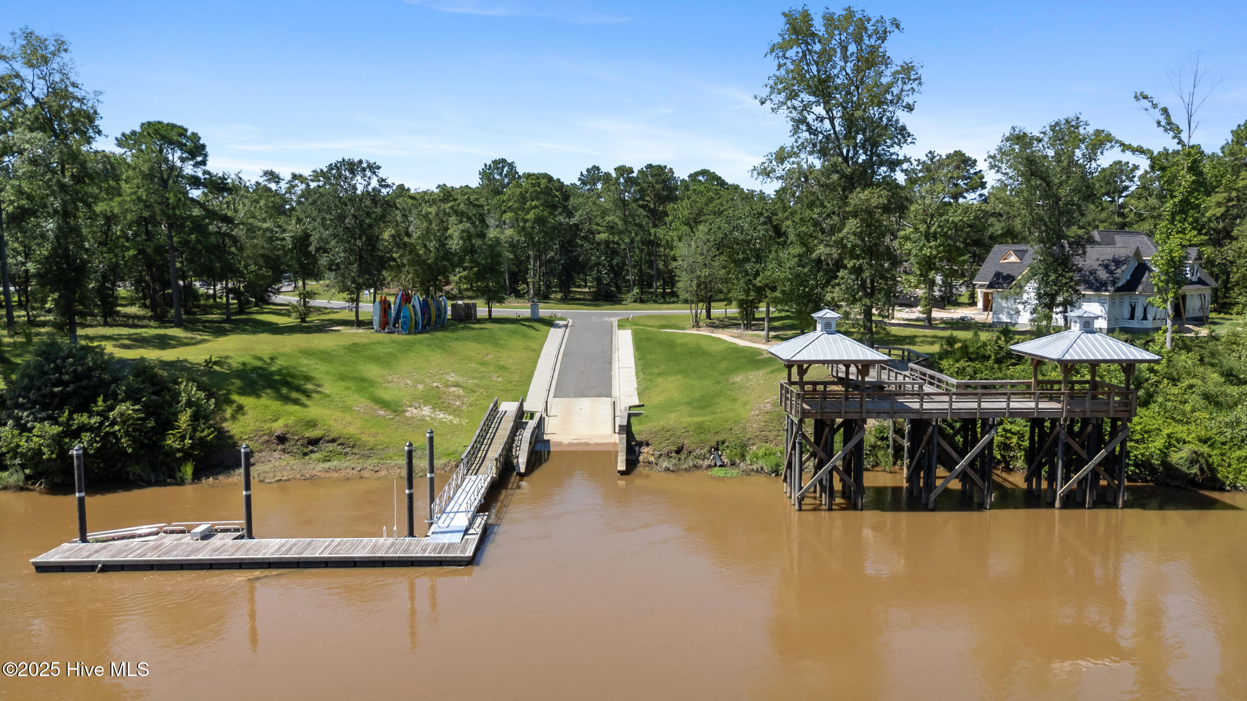 100549566 | Photo 43