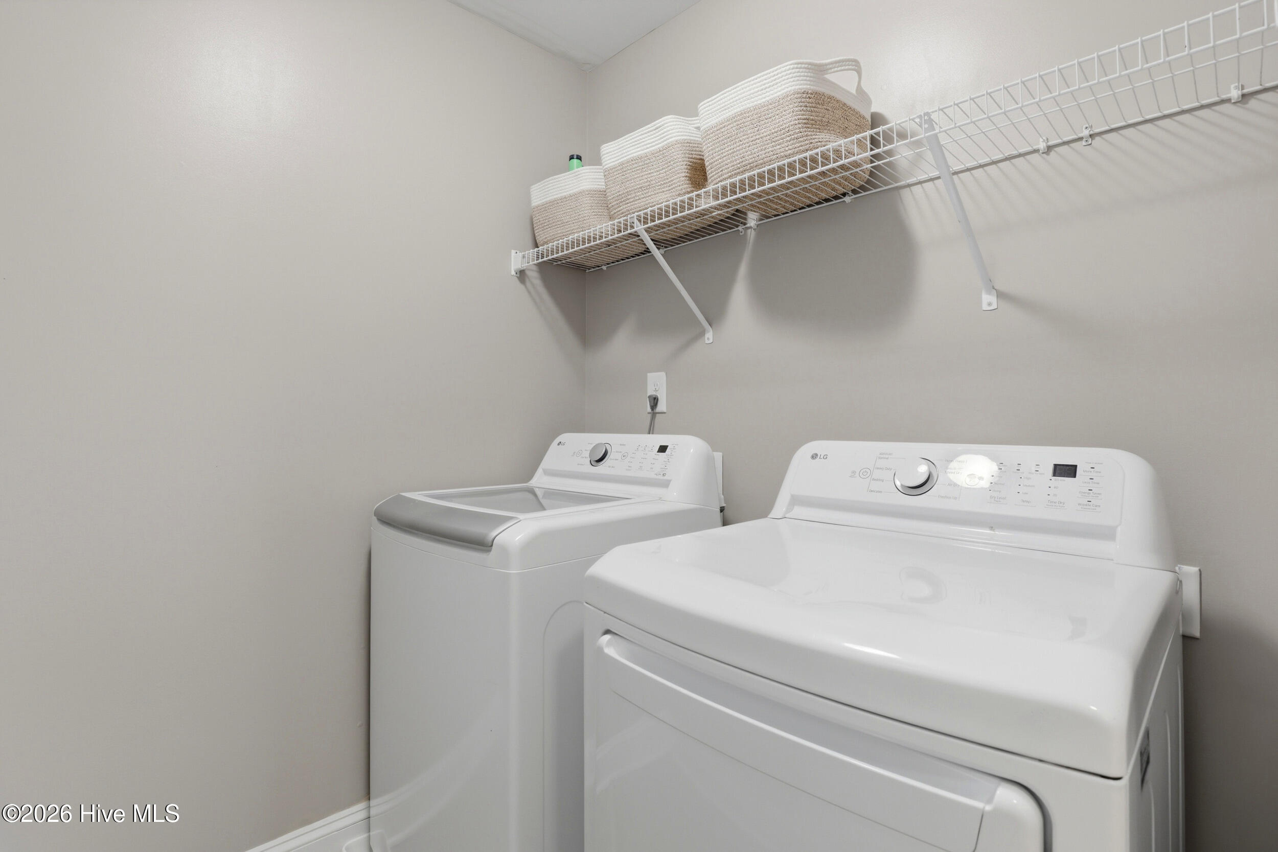 100561174 | Photo 41