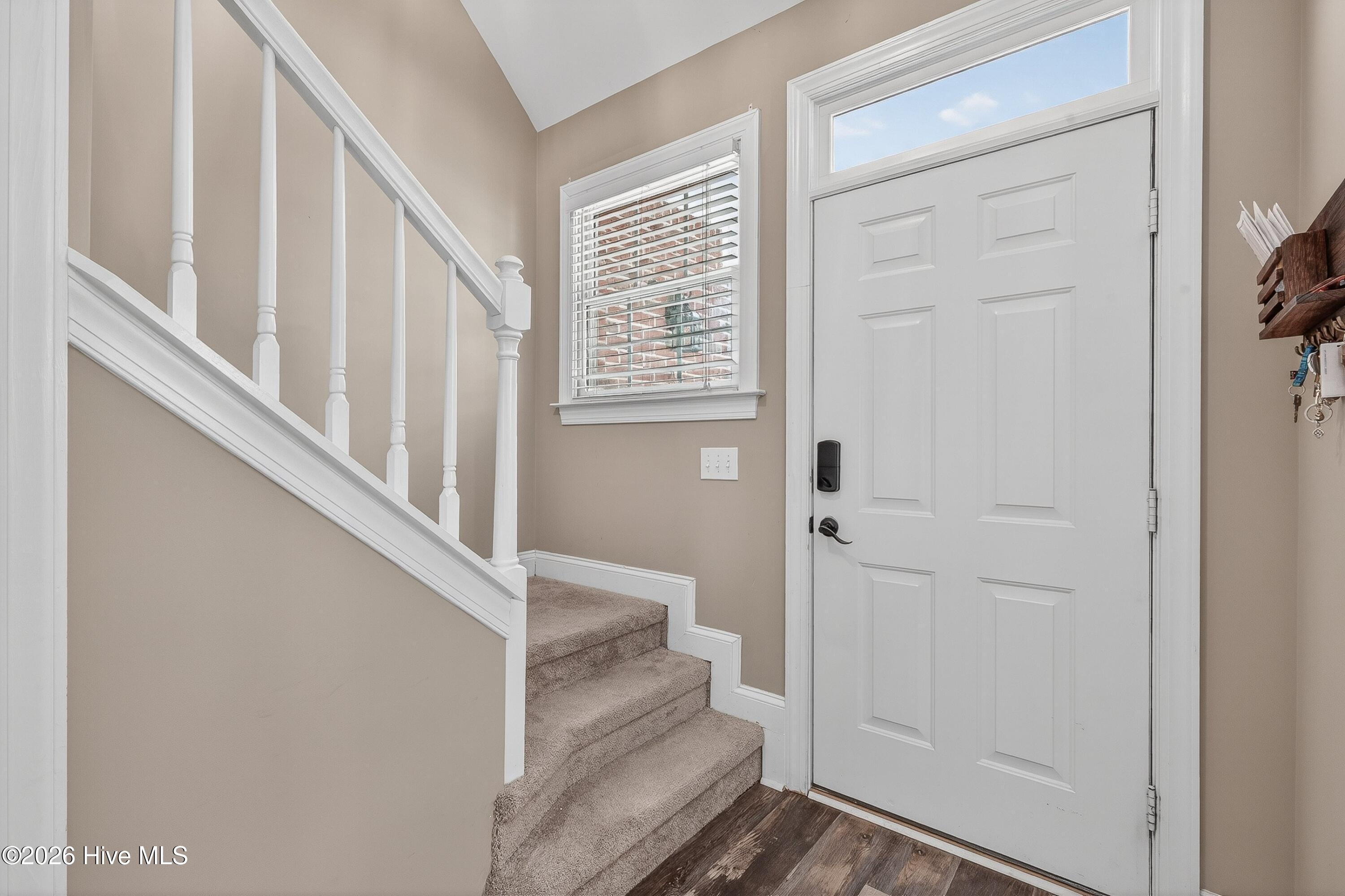 100566829 | Photo 27