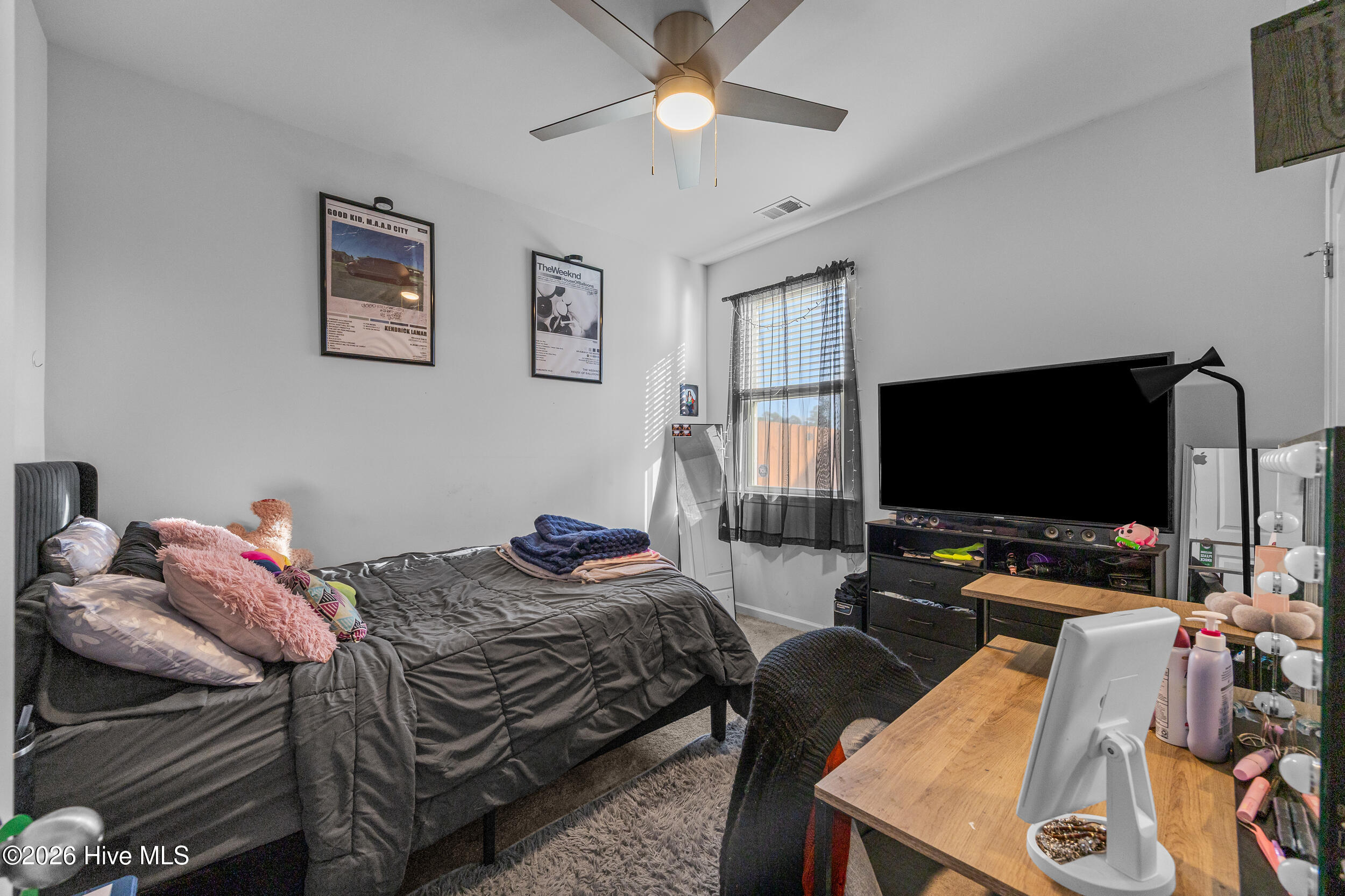 100560098 | Photo 13