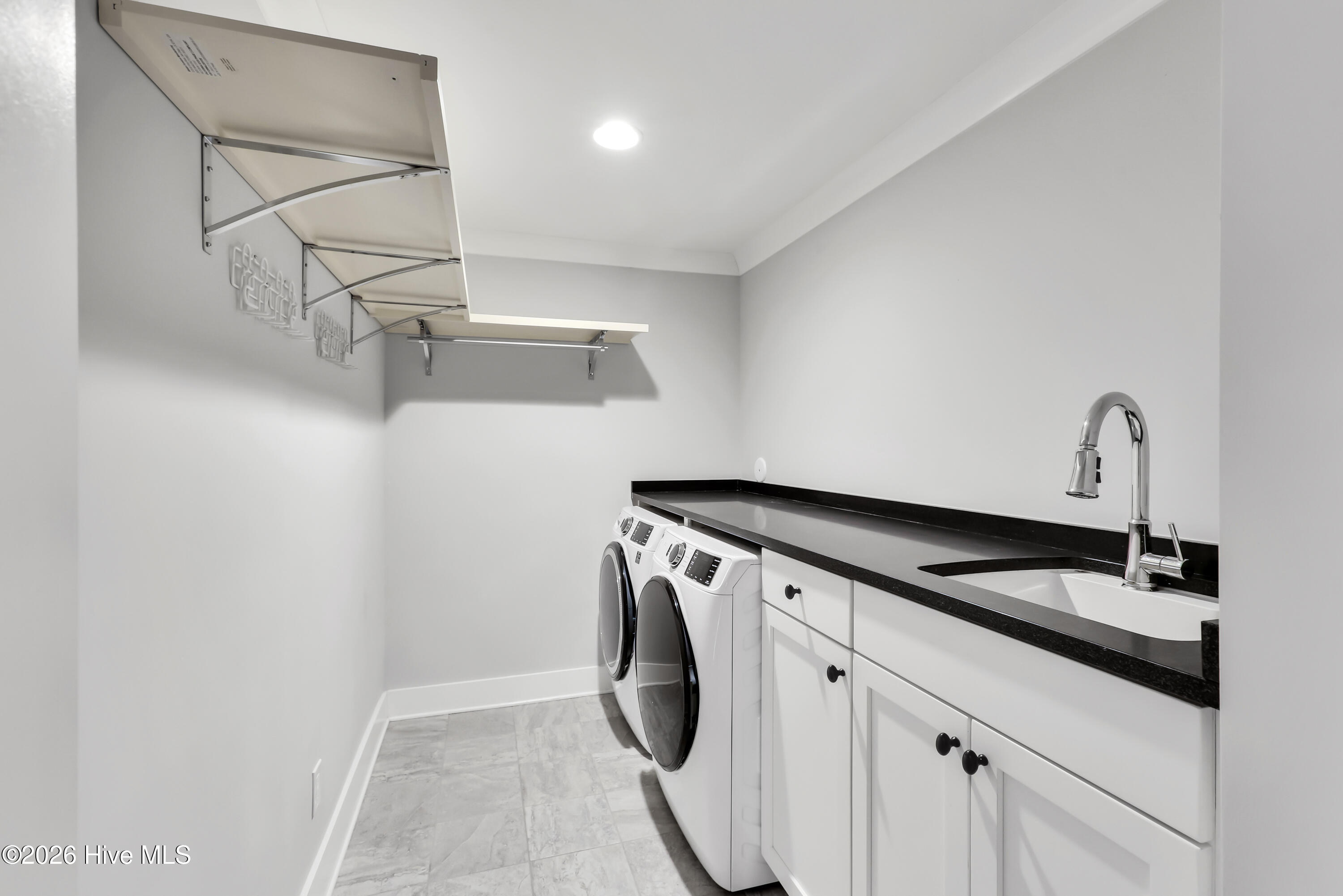 100565189 | Photo 21