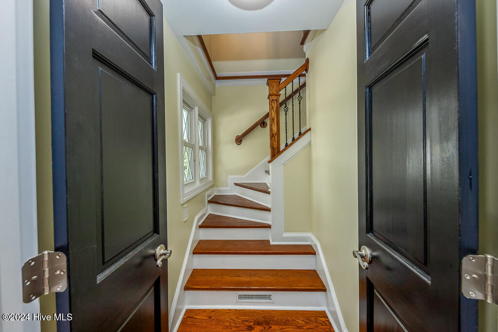 121 Harbour Drive,Hubert