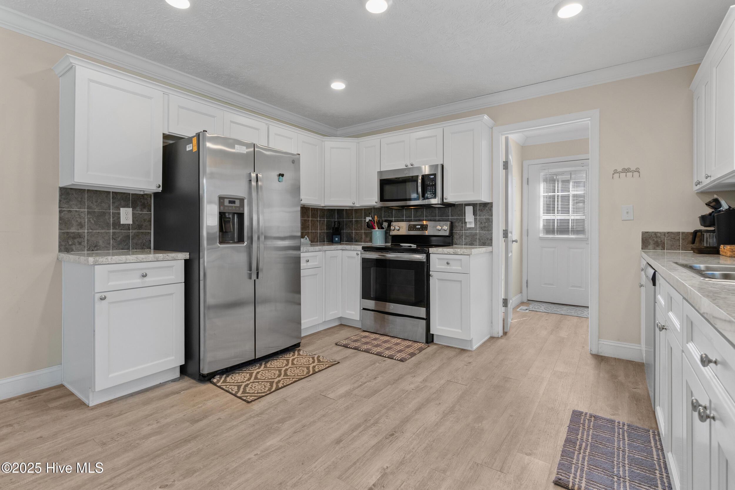 100539240 | Photo 10