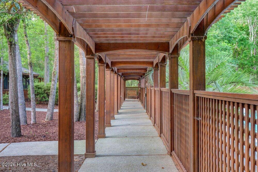 100563966 | Photo 76